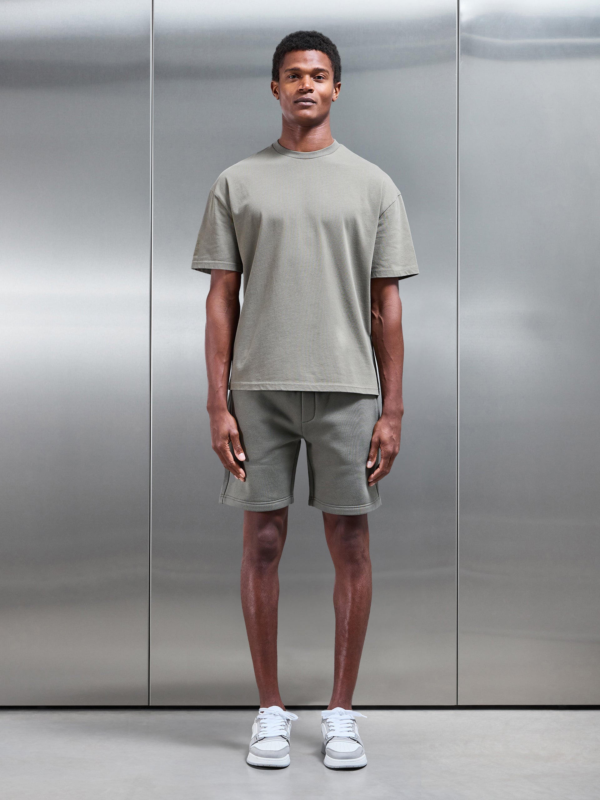 Relaxed Fit Short in Olive