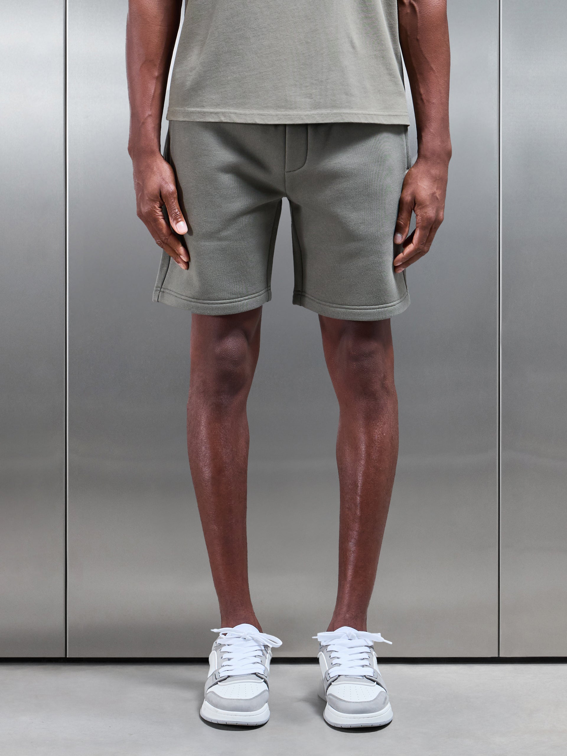 Relaxed Fit Short in Olive