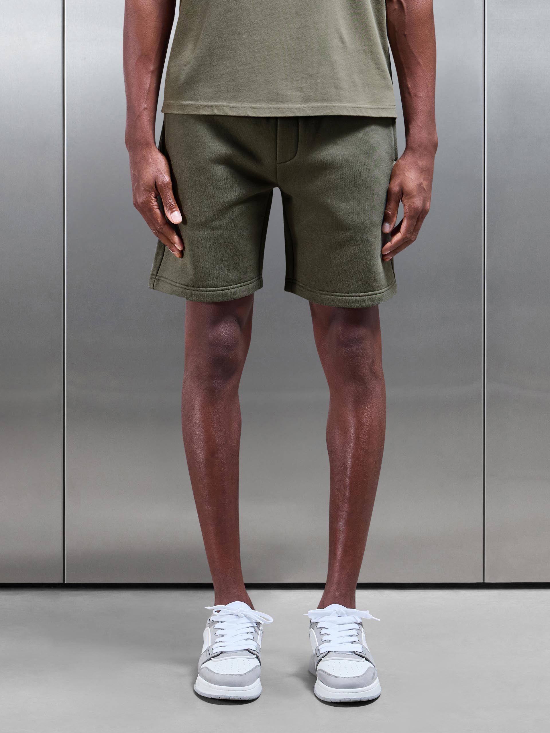 Relaxed Fit Short in Olive