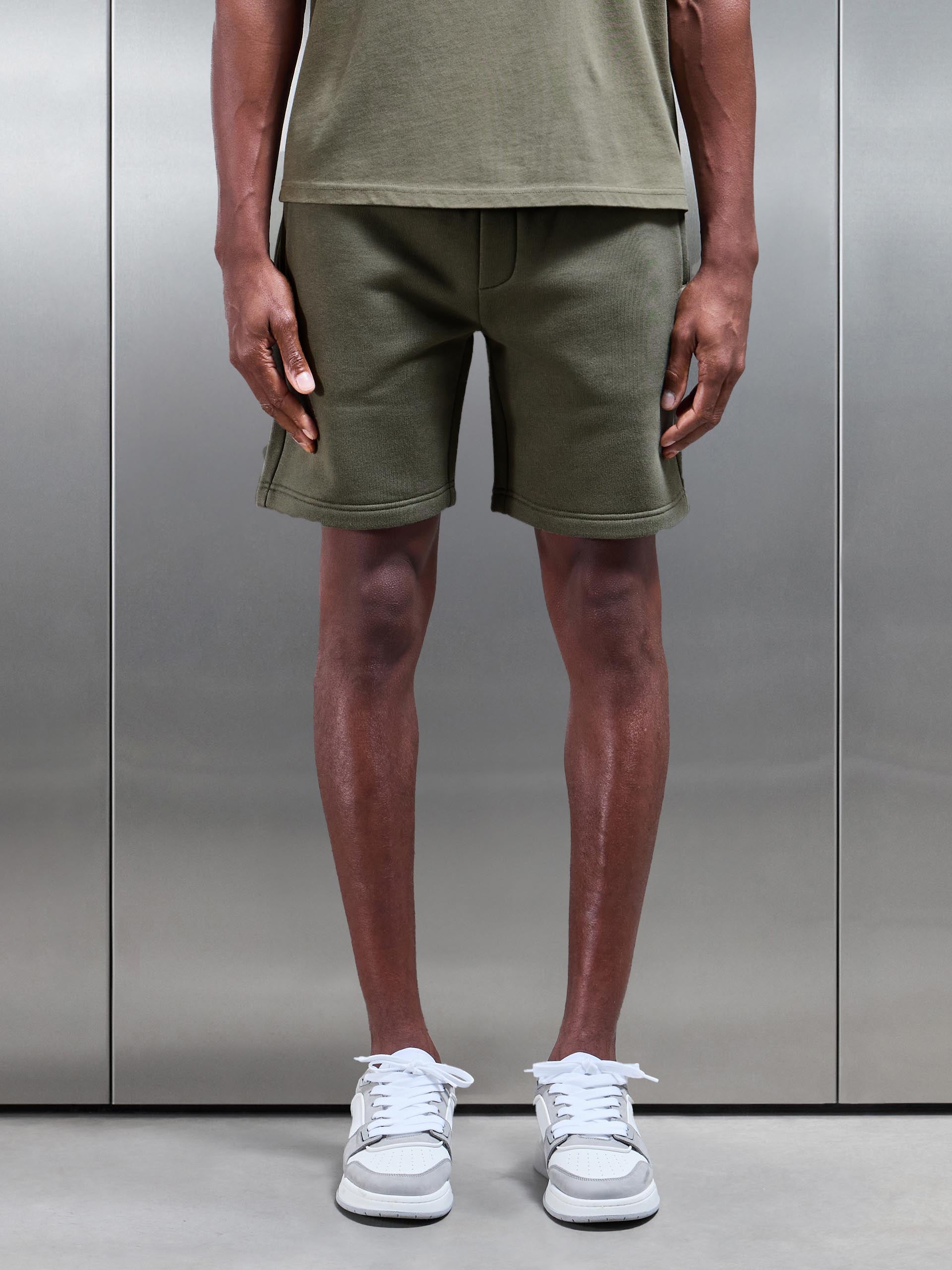 Relaxed Fit Short in Olive