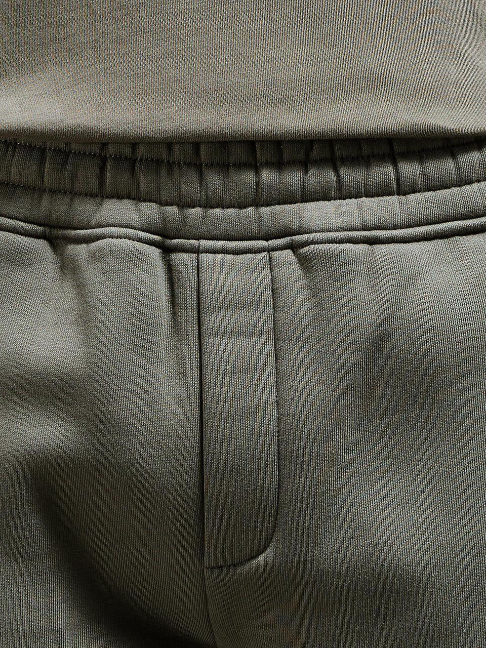 Relaxed Fit Short in Olive