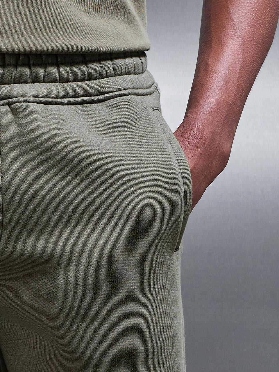 Relaxed Fit Short in Olive