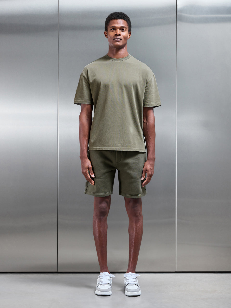 Relaxed Fit Short in Olive