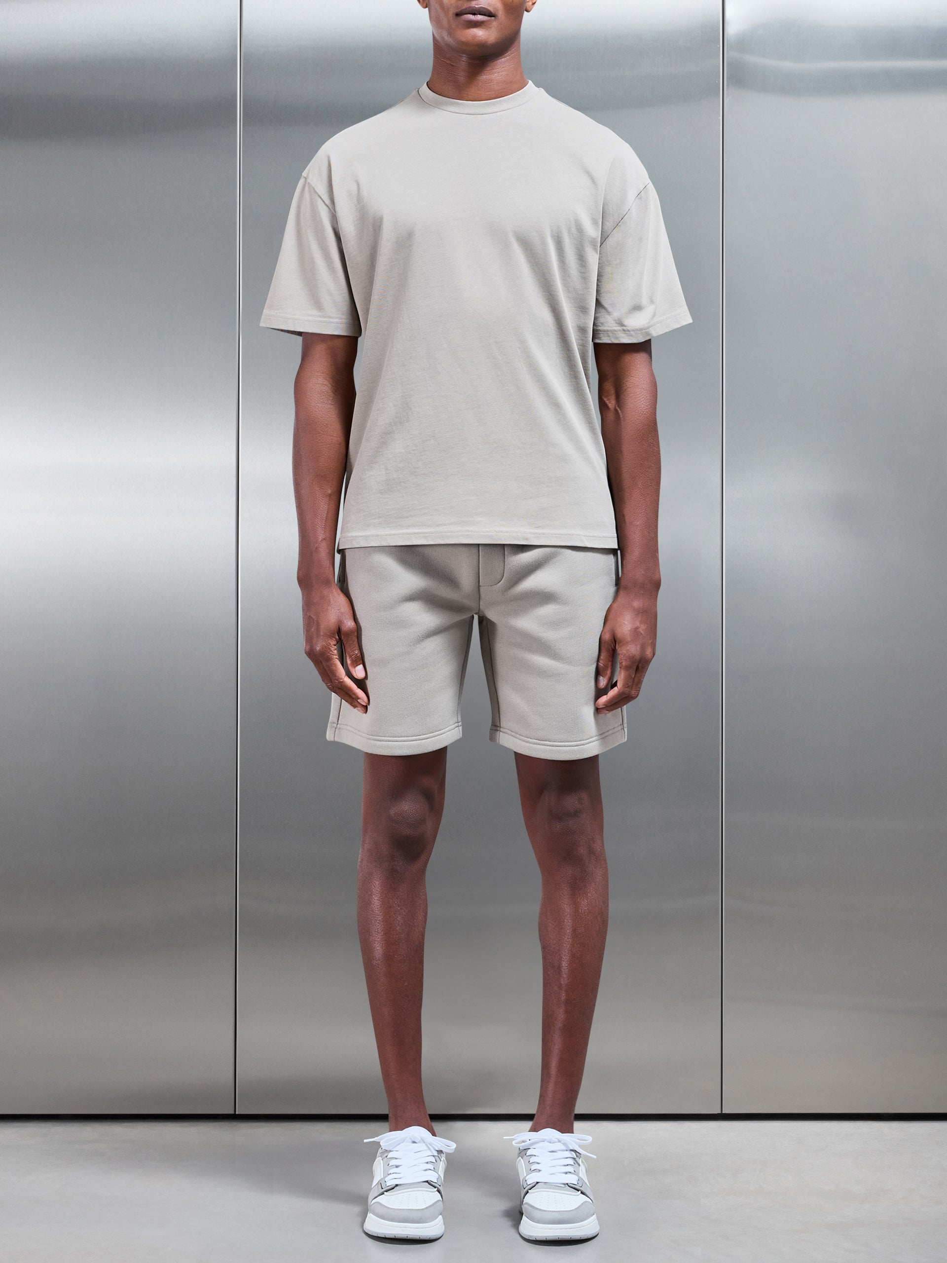 Relaxed Fit Short in Stone
