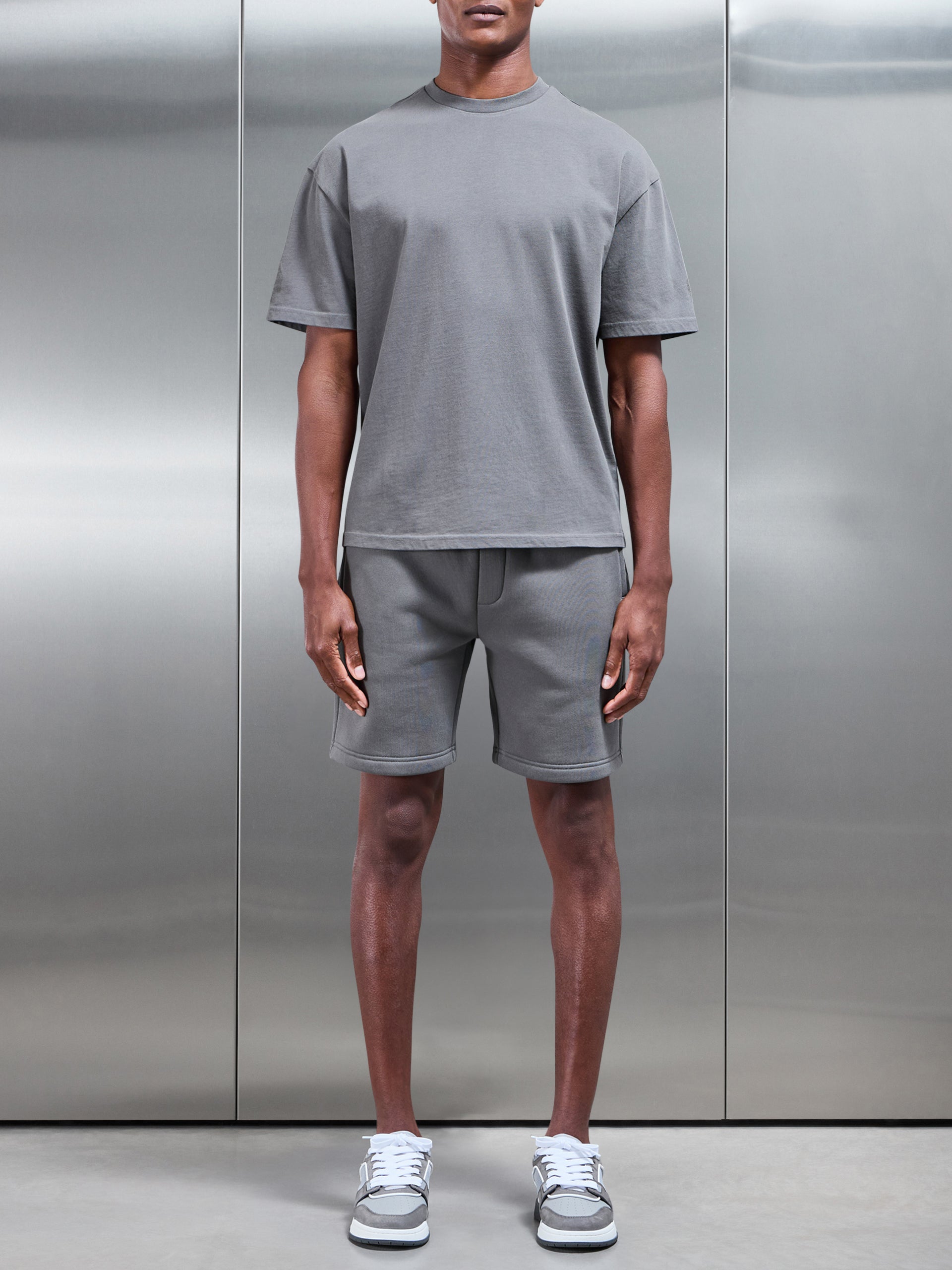 Relaxed Fit Short in Grey