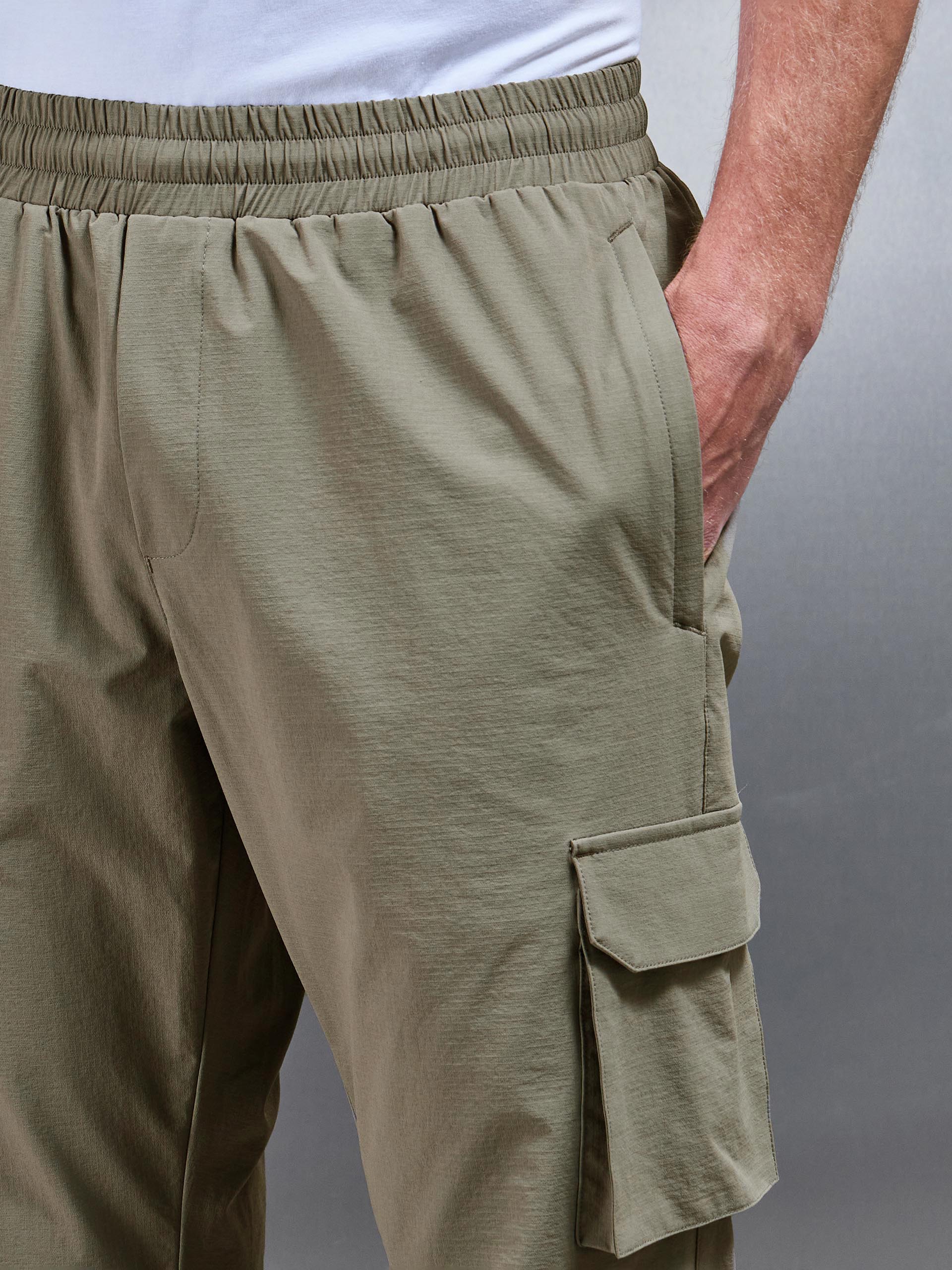 Relaxed Fit Utility Cargo Pant in Olive