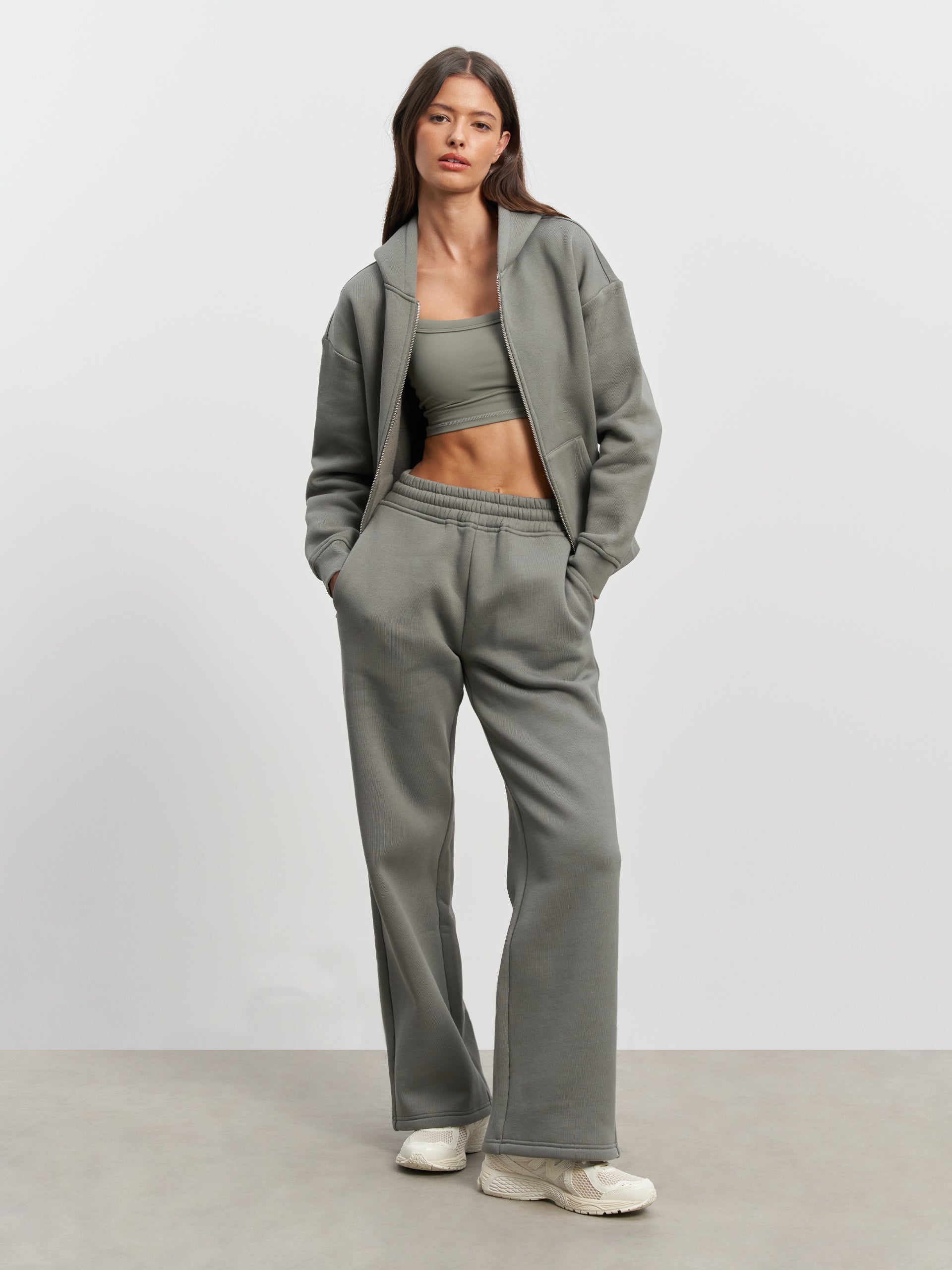 Womens Relaxed Straight Leg Jogger in Sage