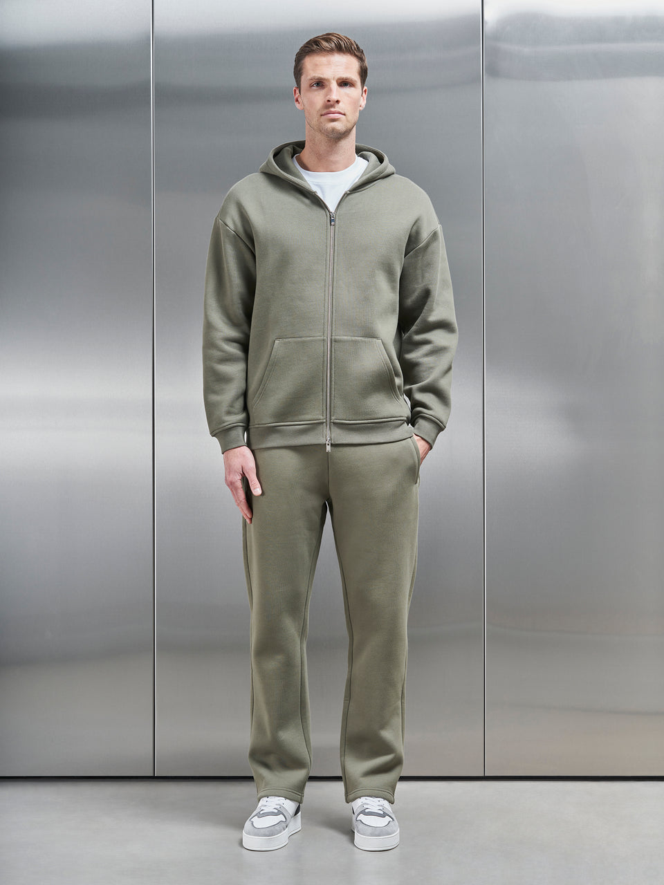 Relaxed Fit Straight Leg Jogger in Olive