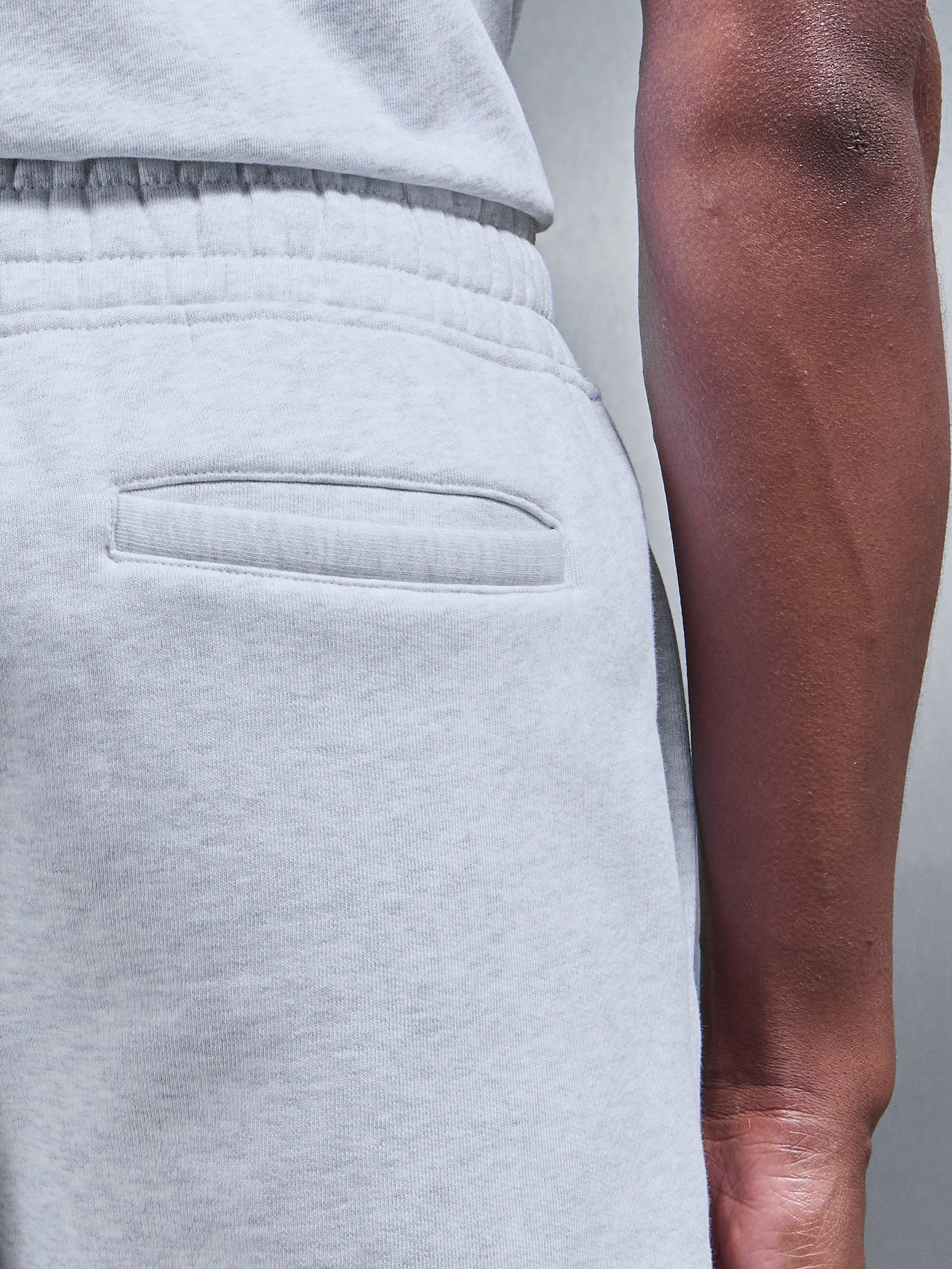 Relaxed Fit Short in Marl Grey