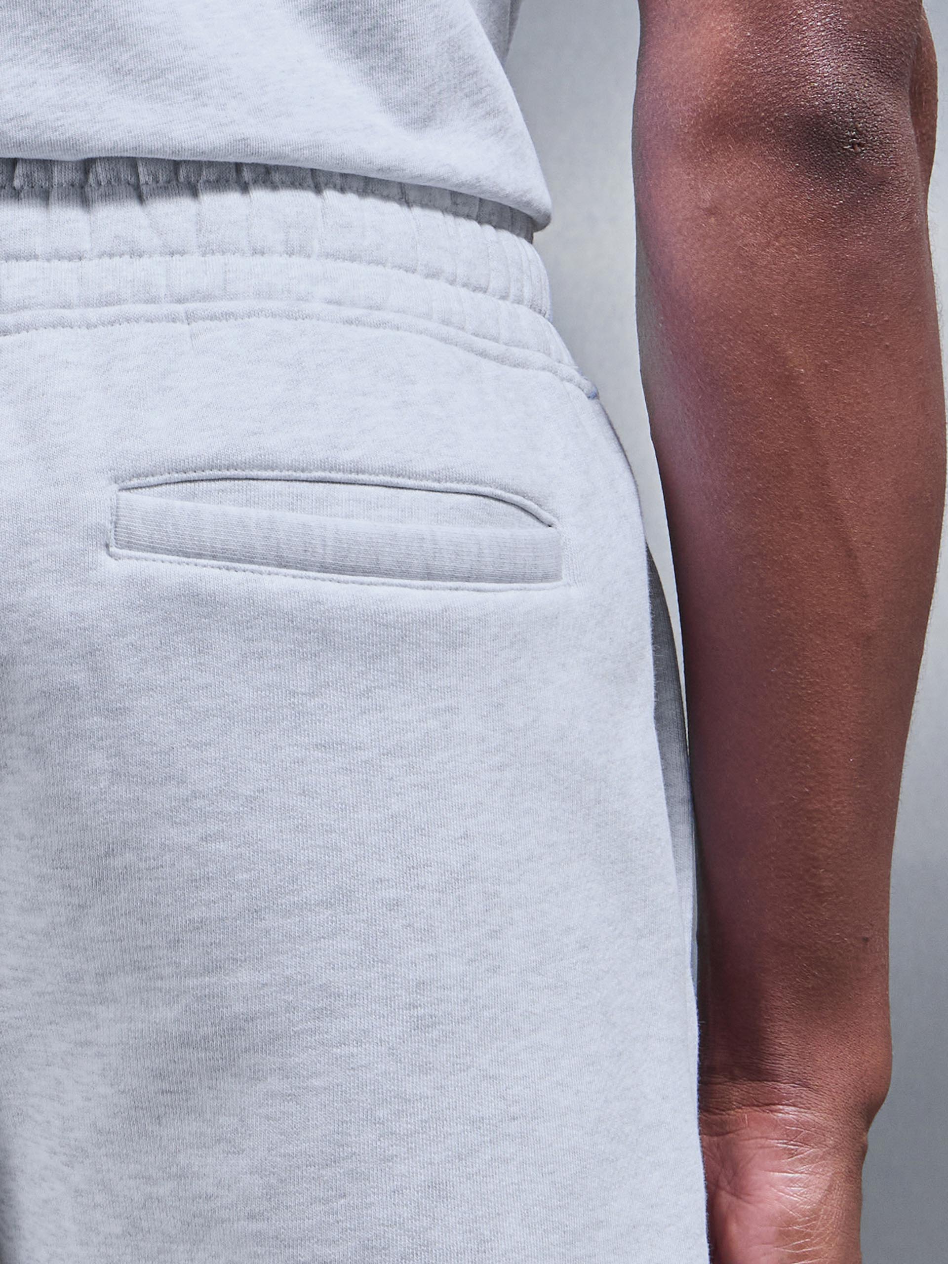 Relaxed Fit Short in Marl Grey