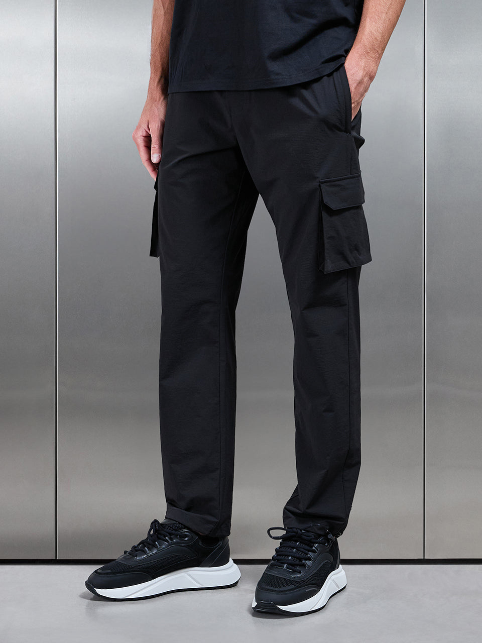Relaxed Fit Utility Cargo Pant in Black