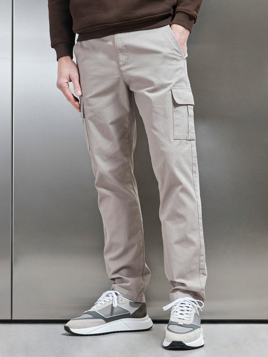 Smart Relaxed Cotton Cargo Pant in Taupe