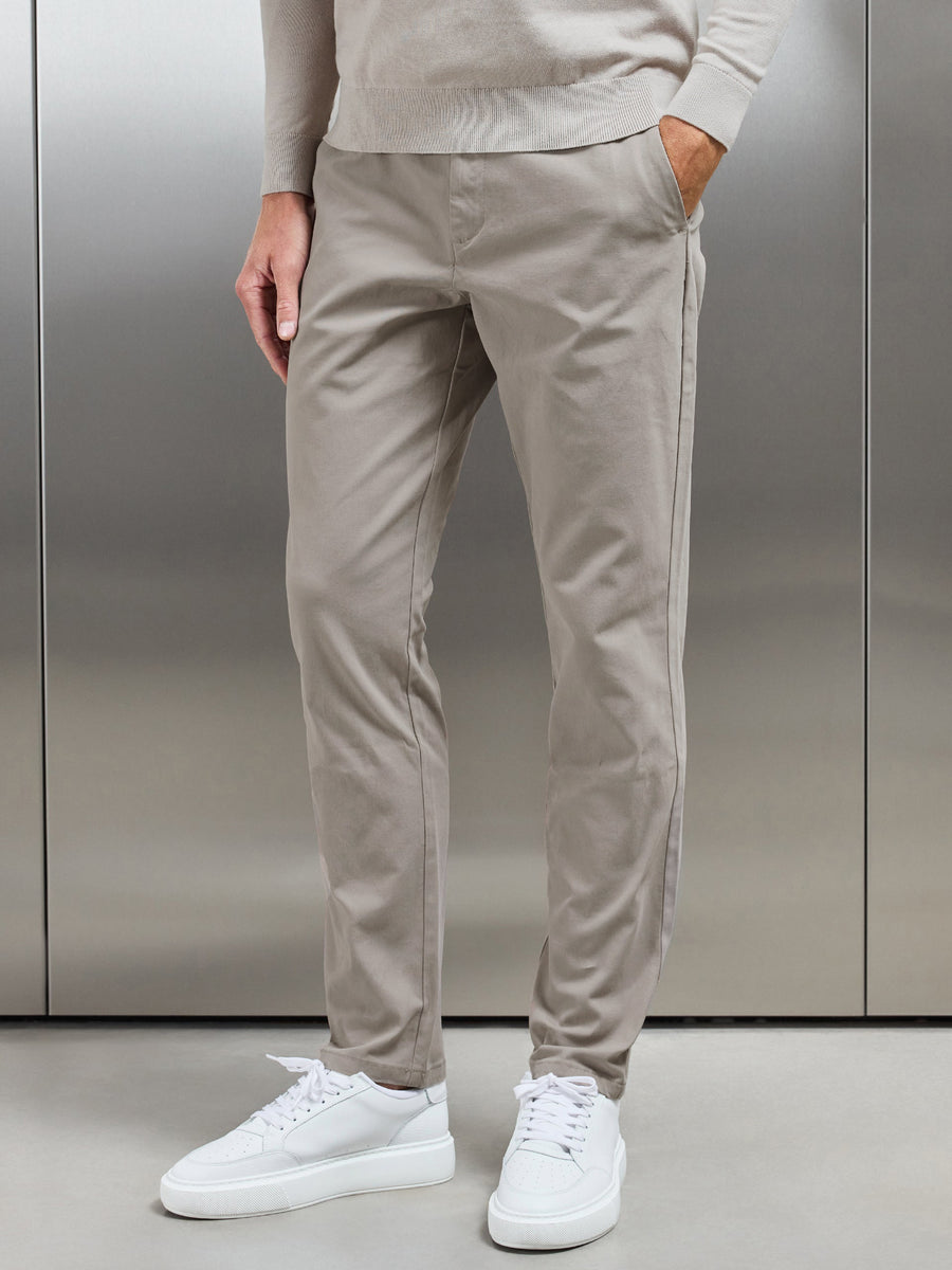 Relaxed Fit Chino Trouser in Taupe