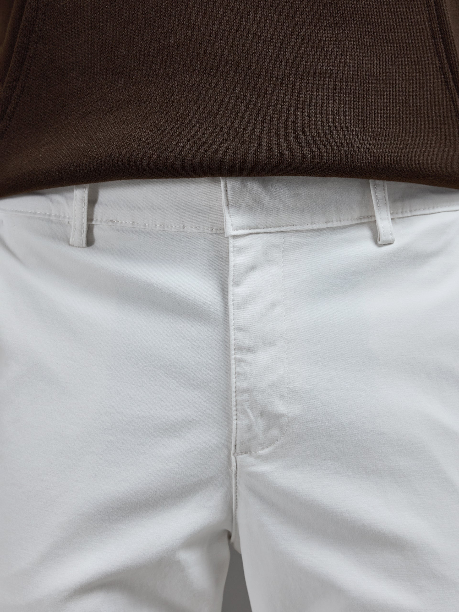 Smart Relaxed Cotton Cargo Pant in Off White