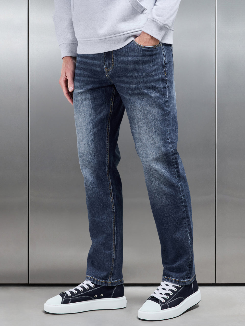 Relaxed Fit Denim Jeans in Mid Blue