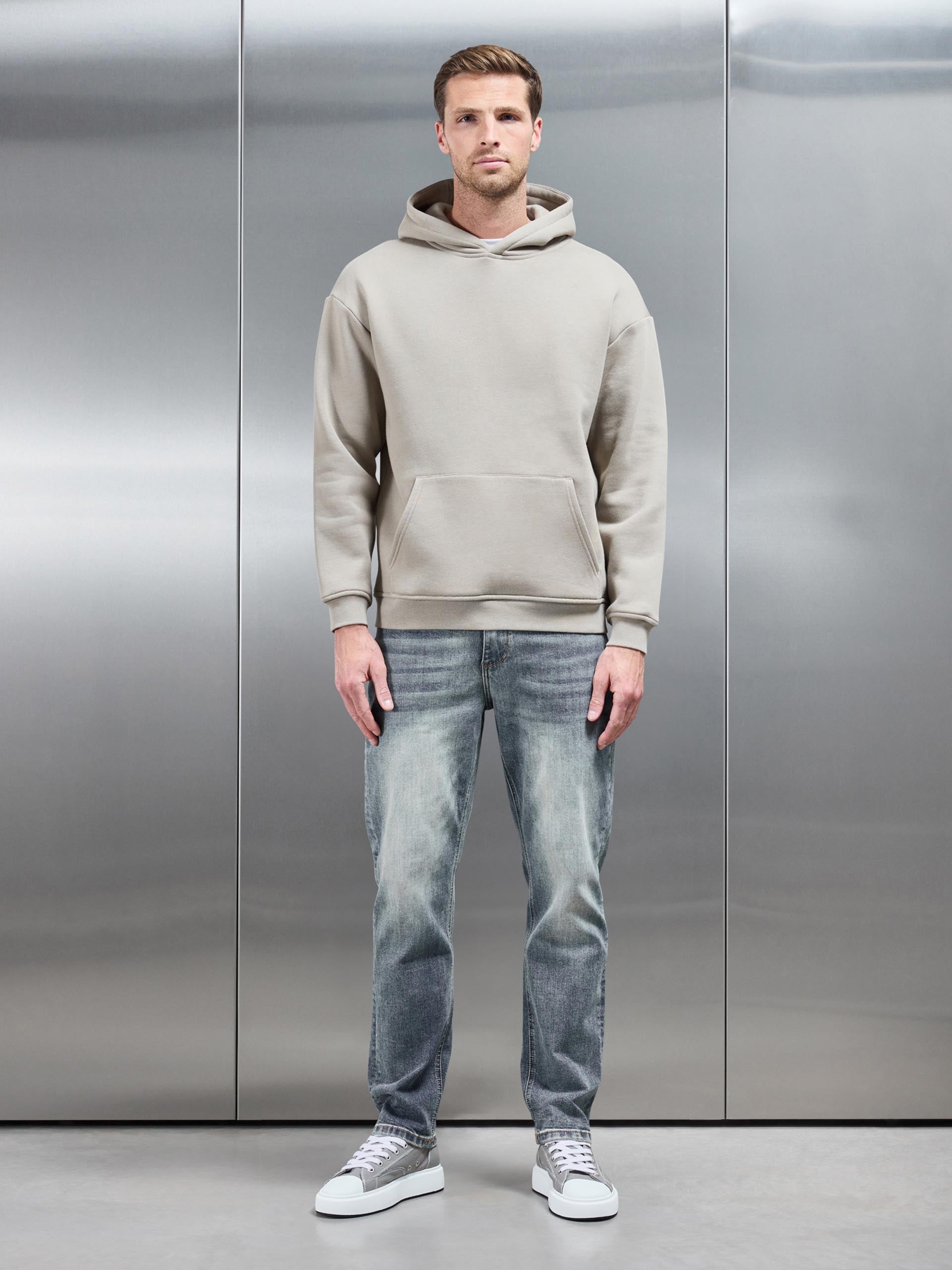 Straight Leg Denim Jeans in Sand Wash