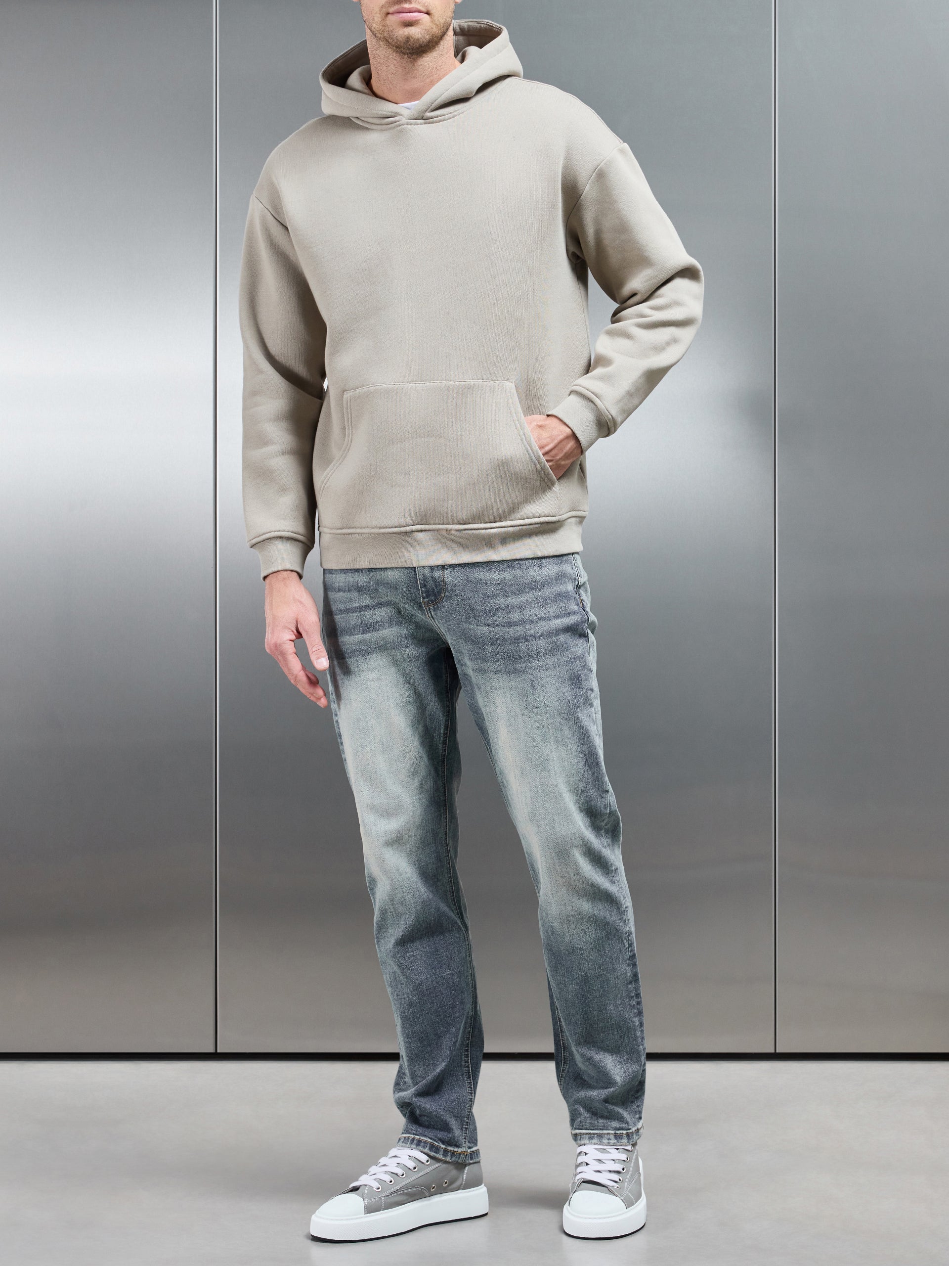Relaxed Fit Denim Jeans in Sand Wash