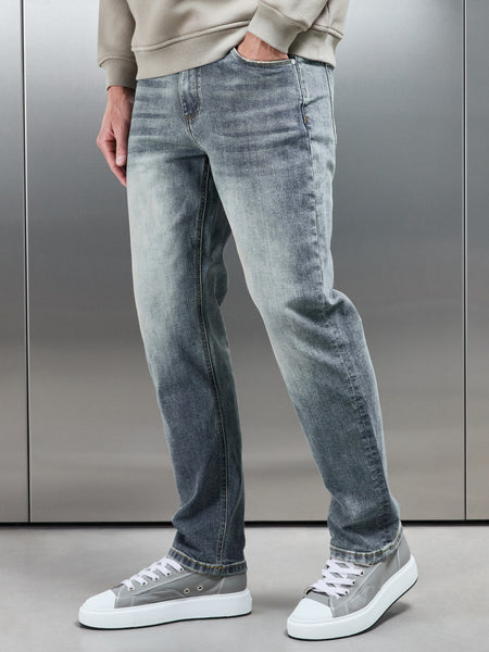 Relaxed Fit Denim Jeans in Sand Wash