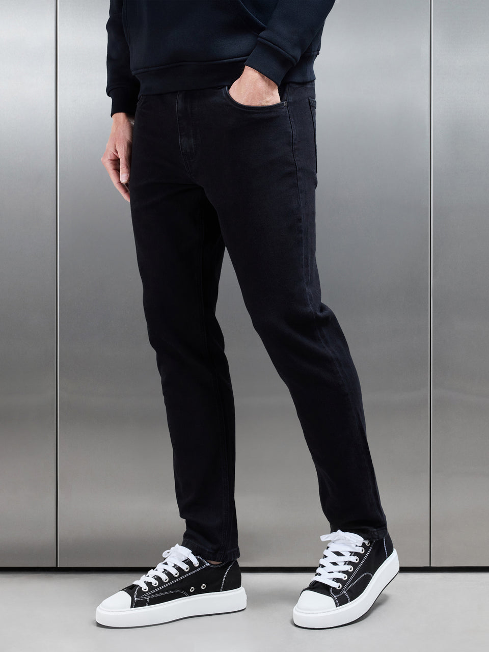 Relaxed Fit Denim Jeans in Solid Black