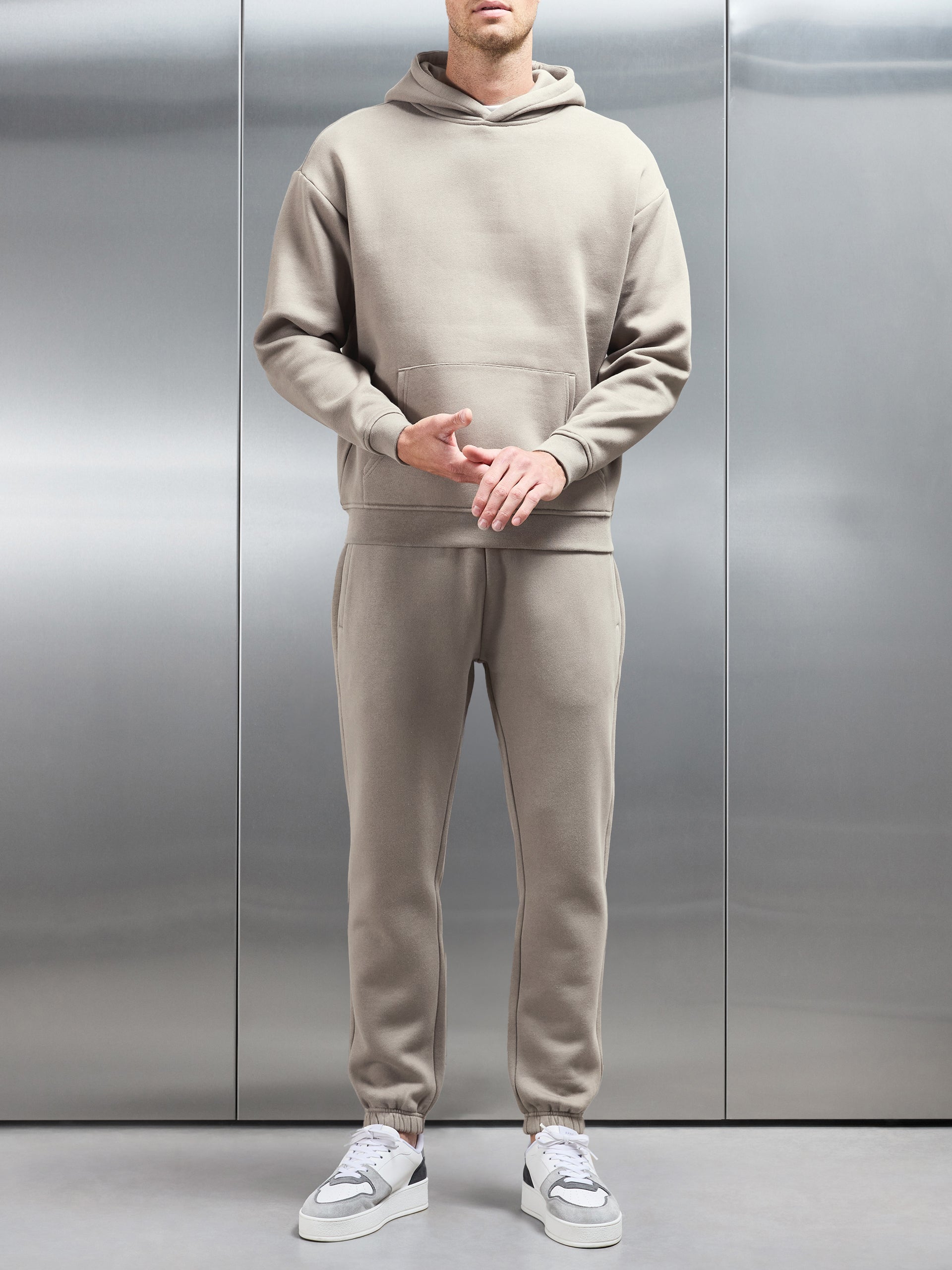 Relaxed Fit Jogger in Taupe