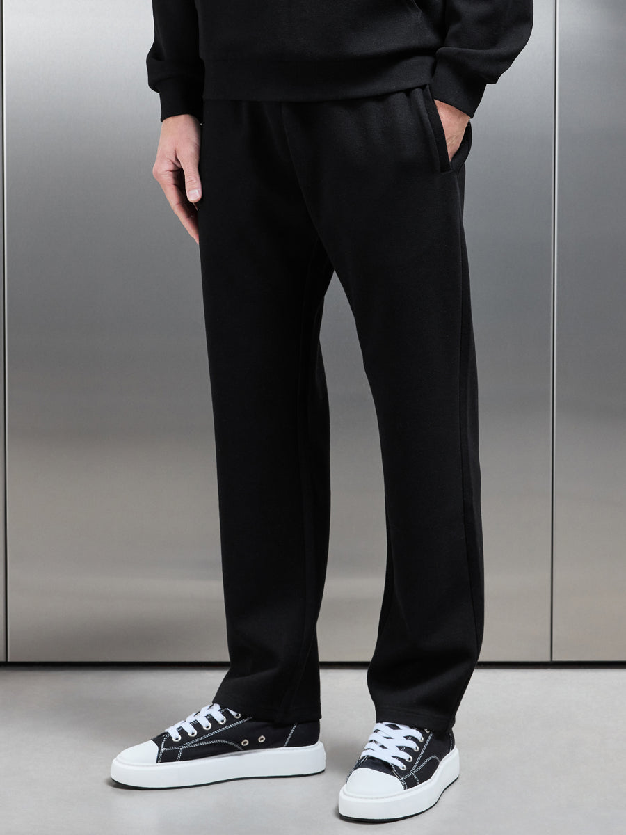 Relaxed Fit Knitted Jogger in Black