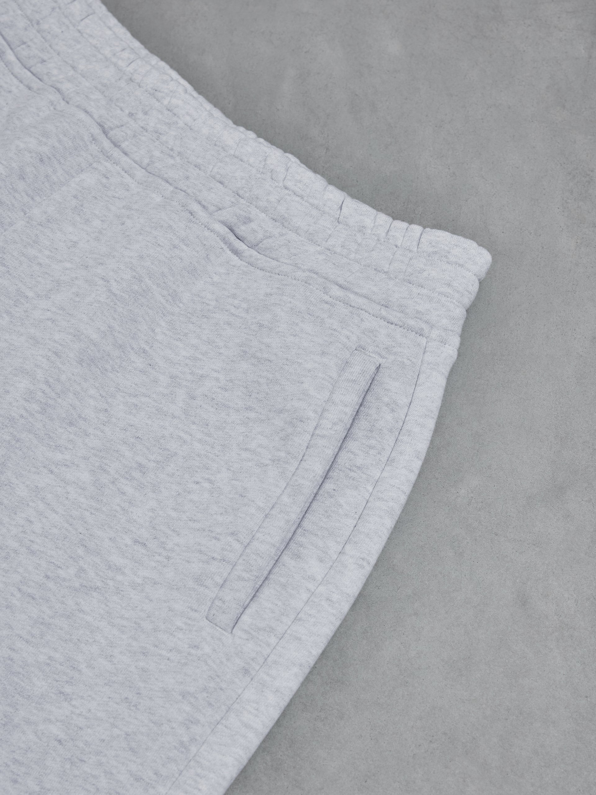 Relaxed Fit Short in Marl Grey