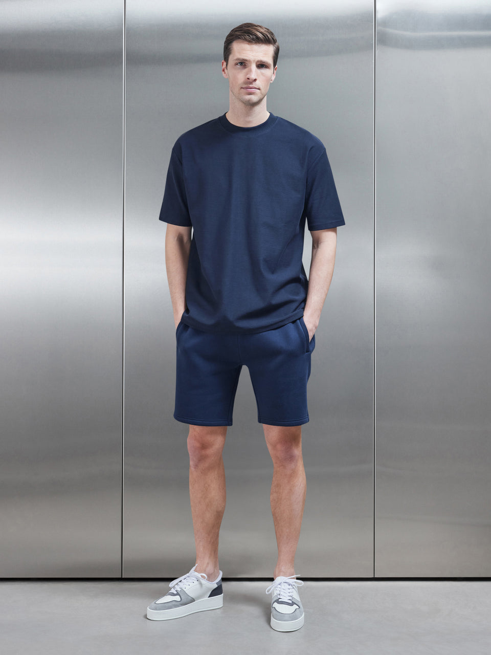 Relaxed Short in Navy