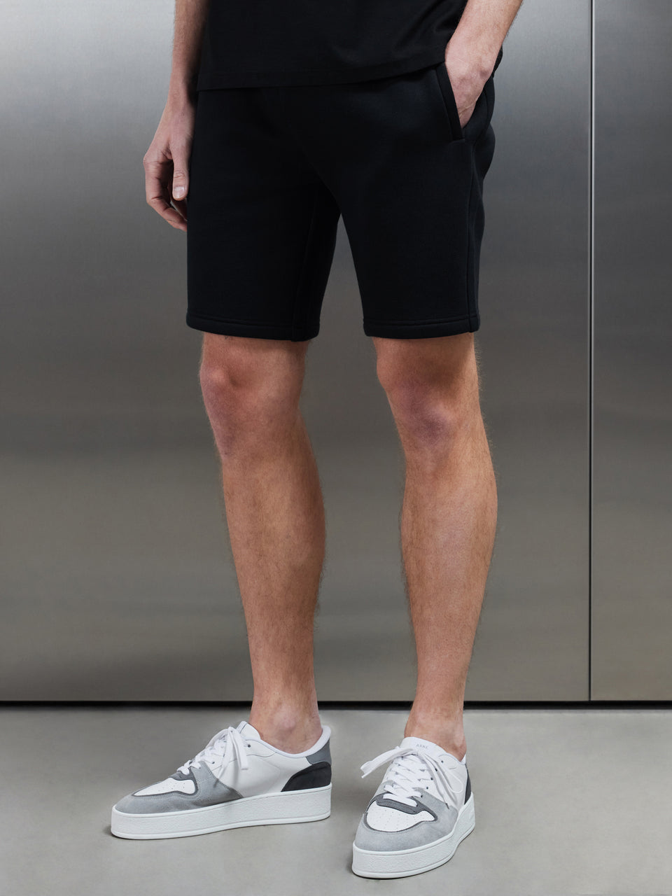 Relaxed Fit Short in Black