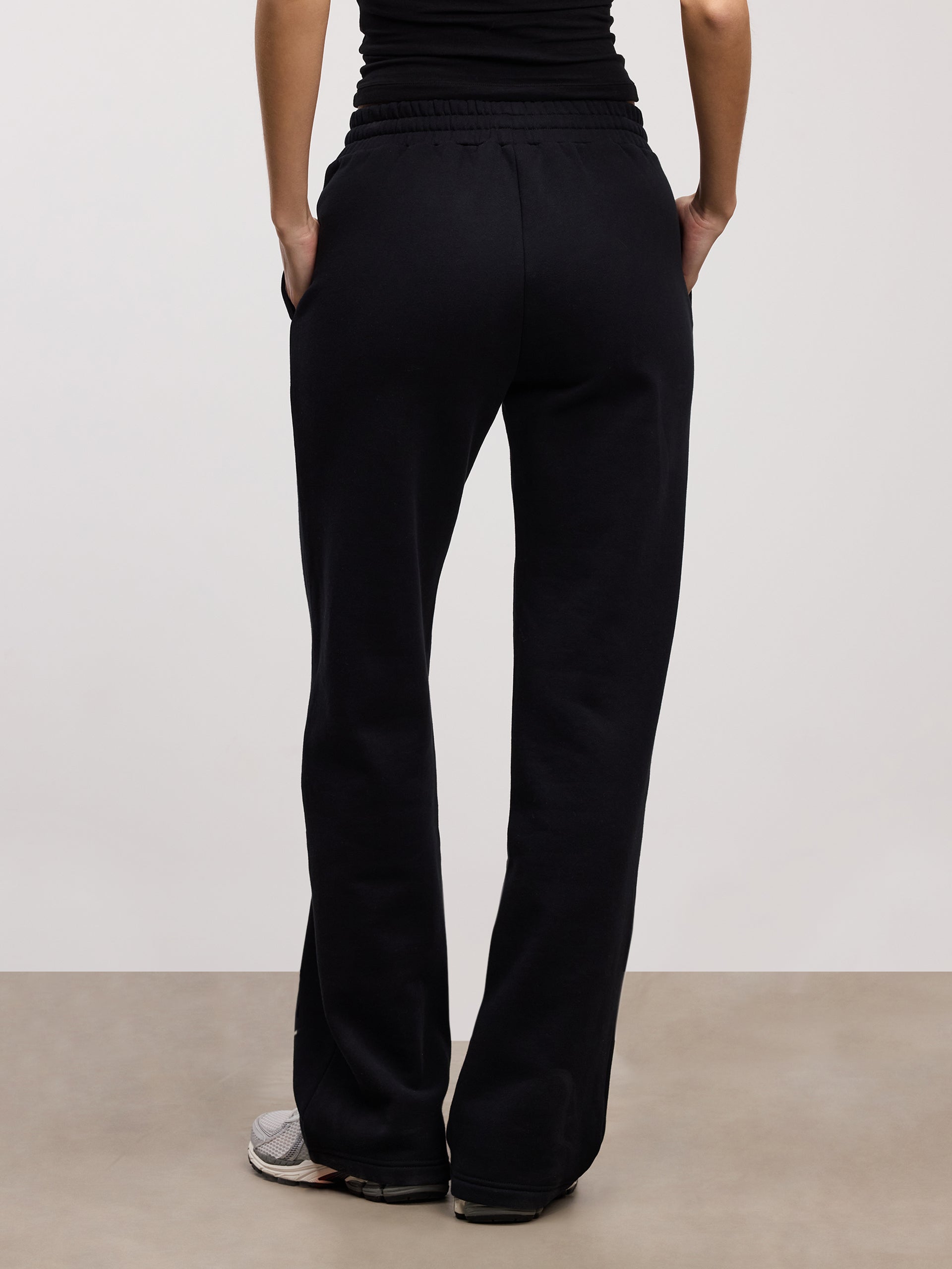 Womens Relaxed Jersey Straight Leg Jogger in Black