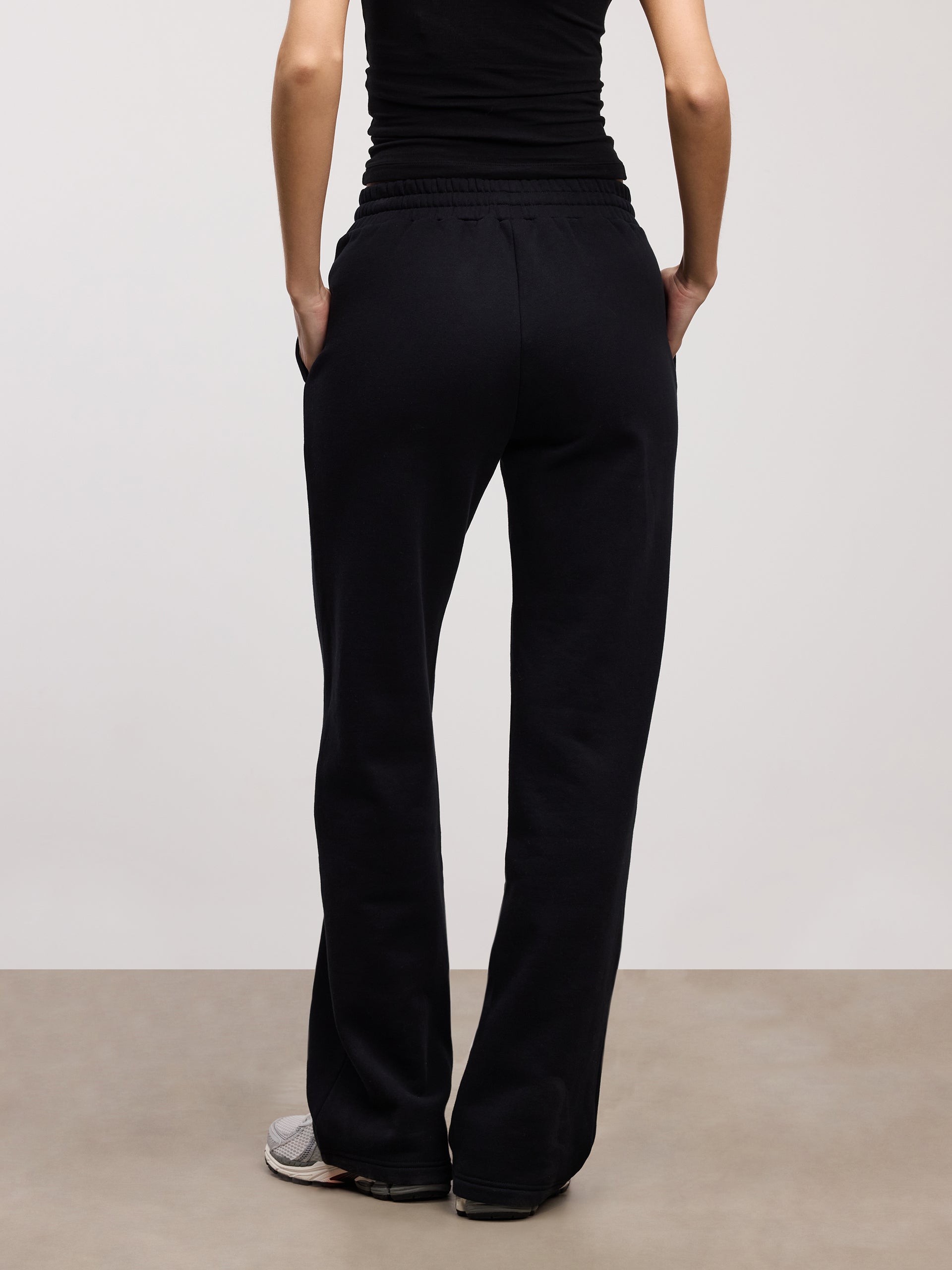 Womens Relaxed Jersey Straight Leg Jogger in Black