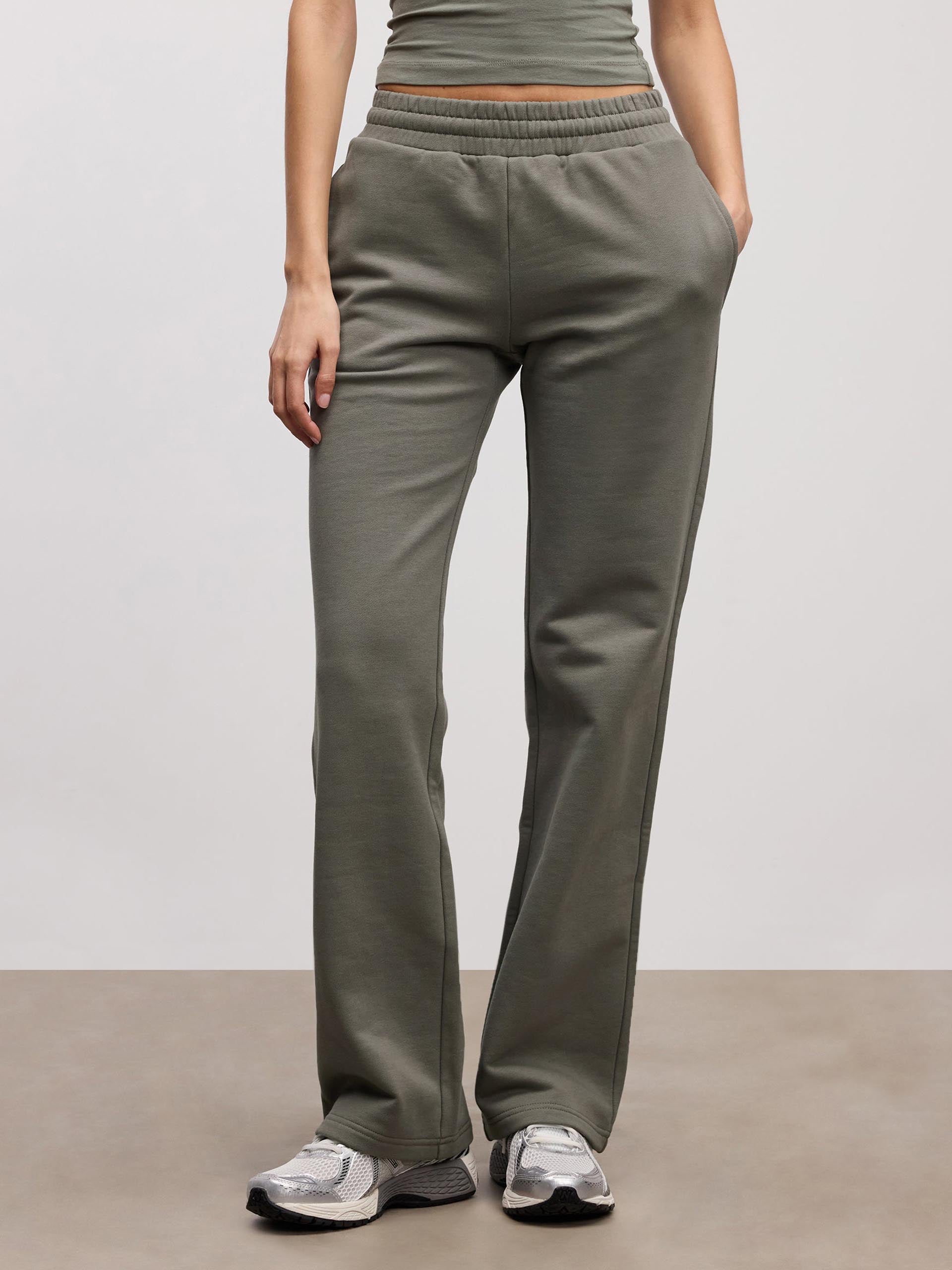 Womens Relaxed Jersey Straight Leg Jogger in Sage