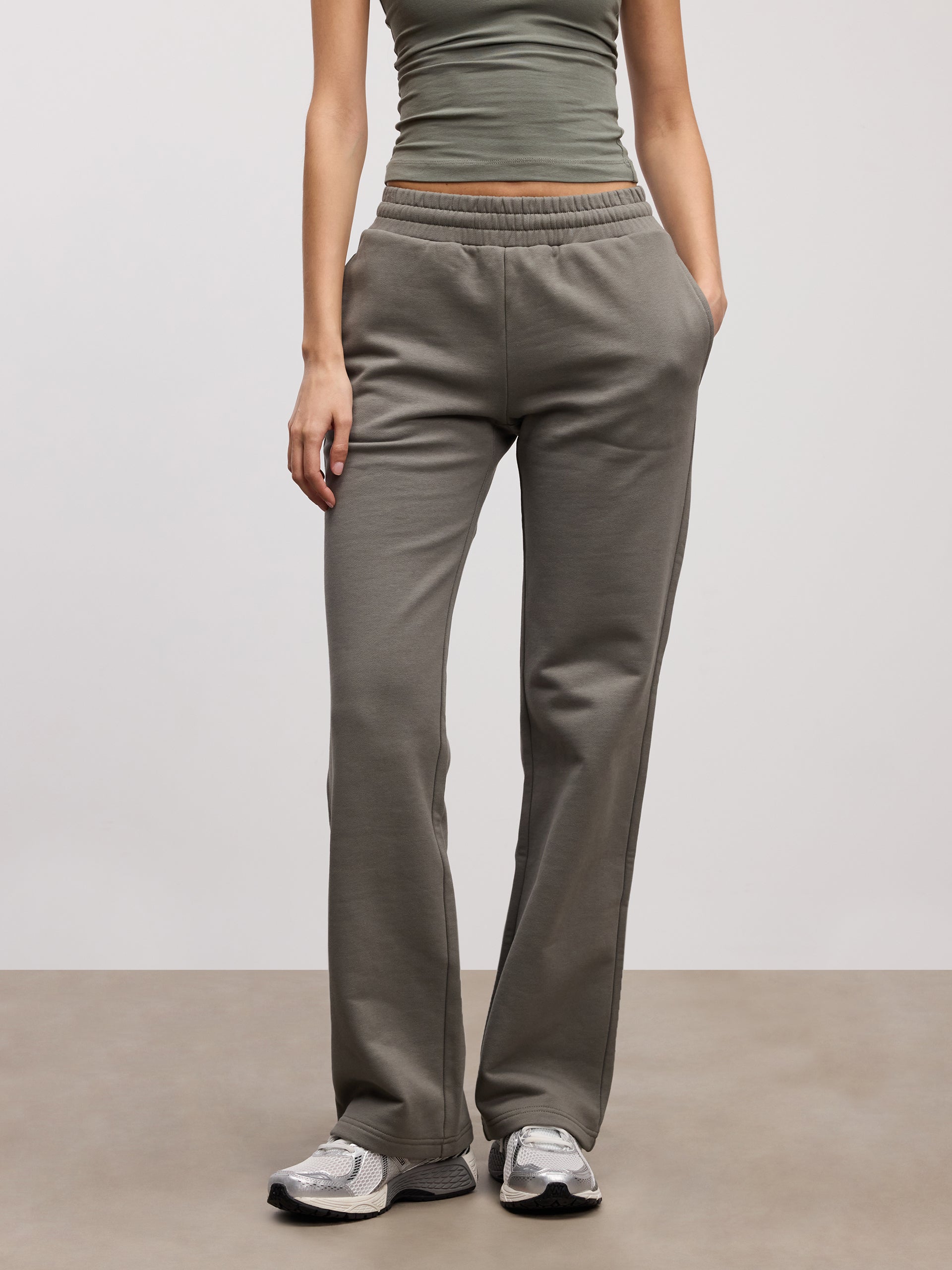 Womens Relaxed Jersey Straight Leg Jogger in Sage