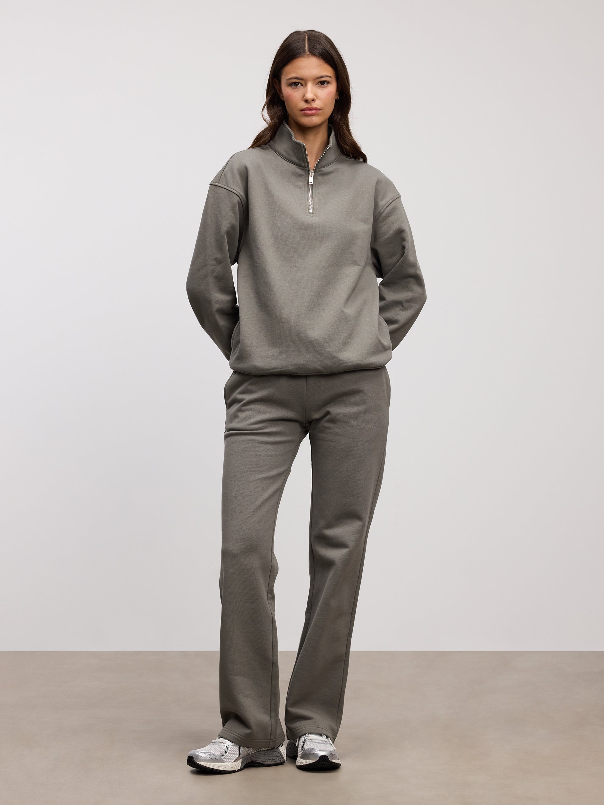 Womens Relaxed Jersey Straight Leg Jogger in Sage