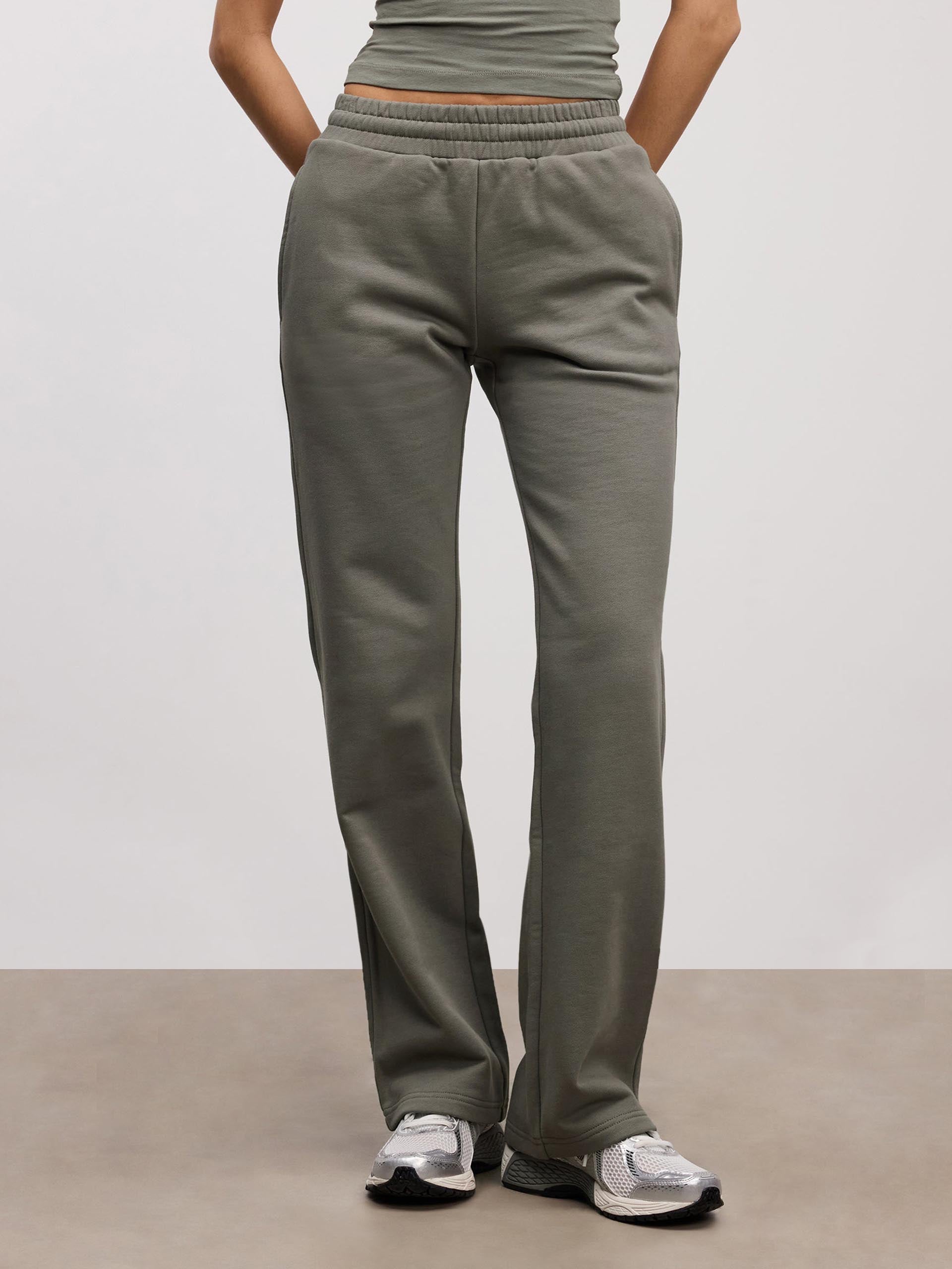 Womens Relaxed Jersey Straight Leg Jogger in Sage