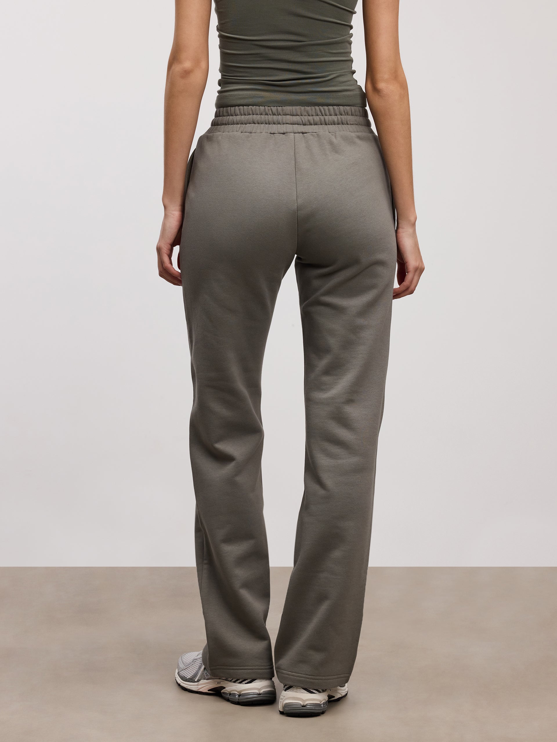 Womens Relaxed Jersey Straight Leg Jogger in Sage