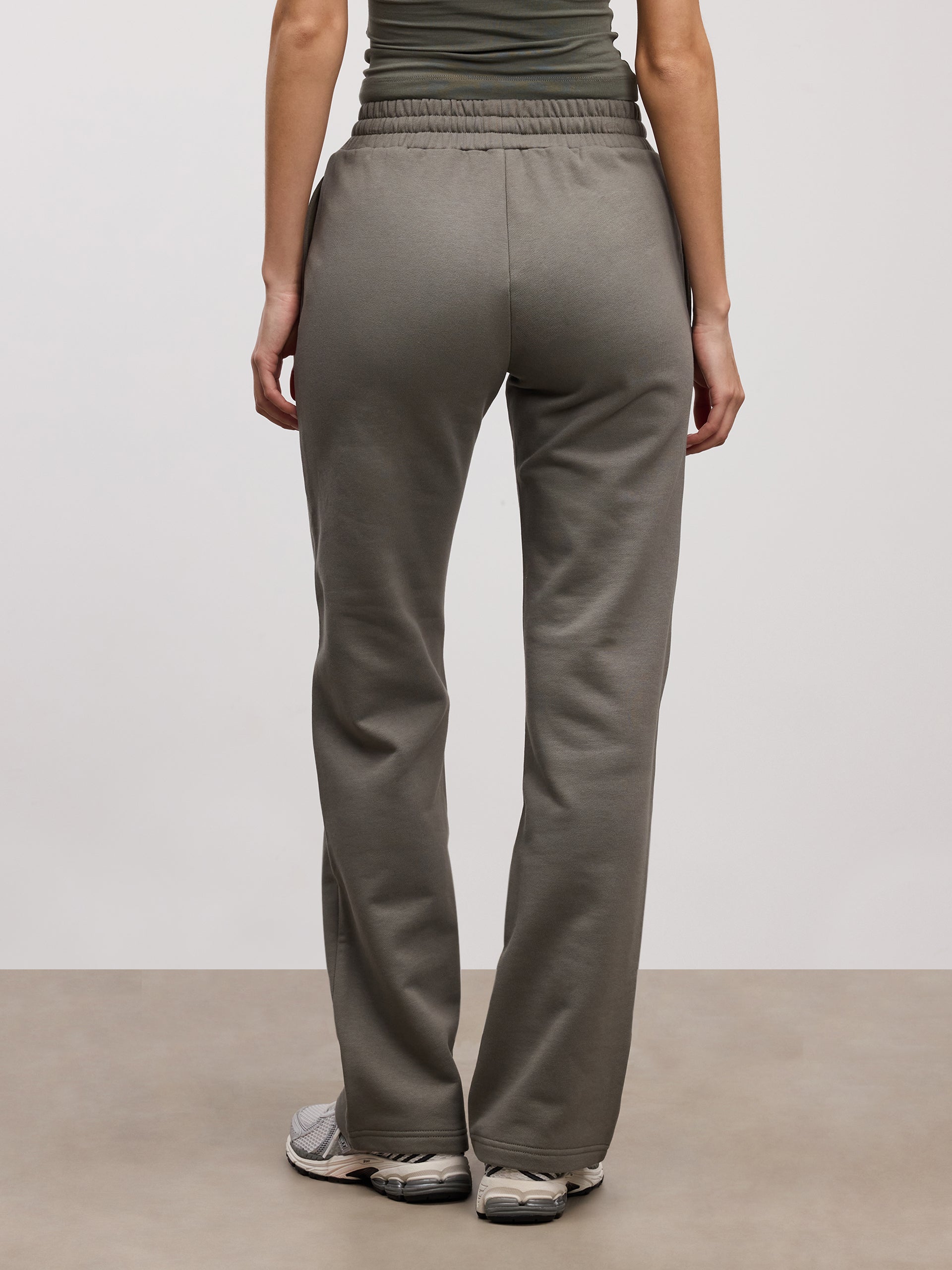 Womens Relaxed Jersey Straight Leg Jogger in Sage
