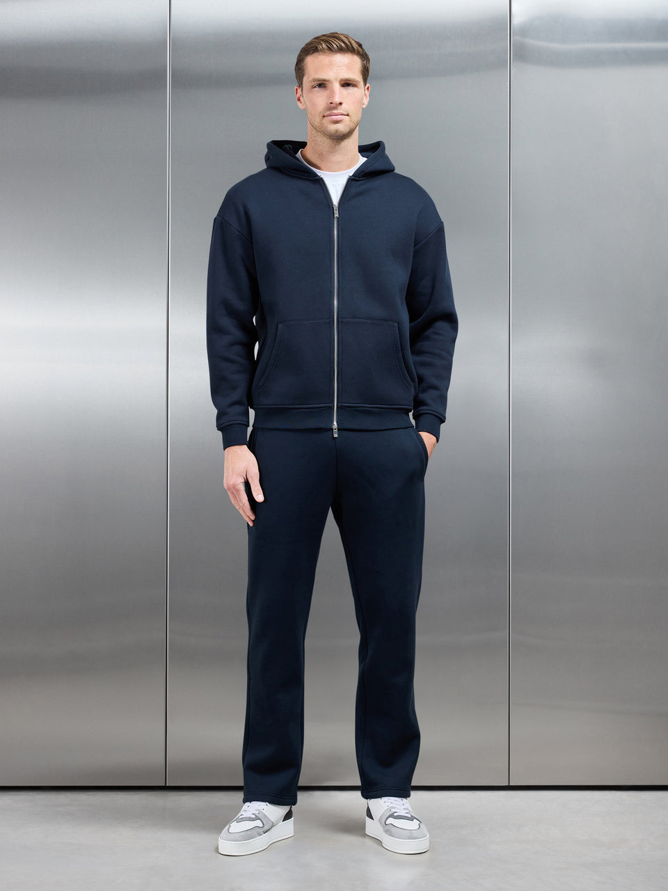 Relaxed Fit Straight Leg Jogger in Navy