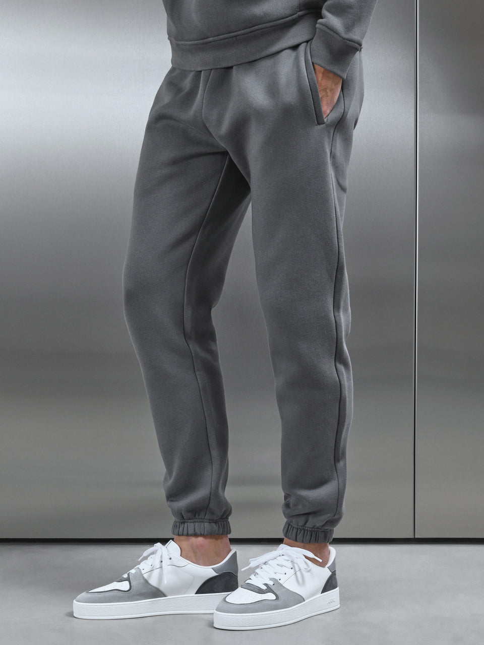 Relaxed Fit Jogger in Grey