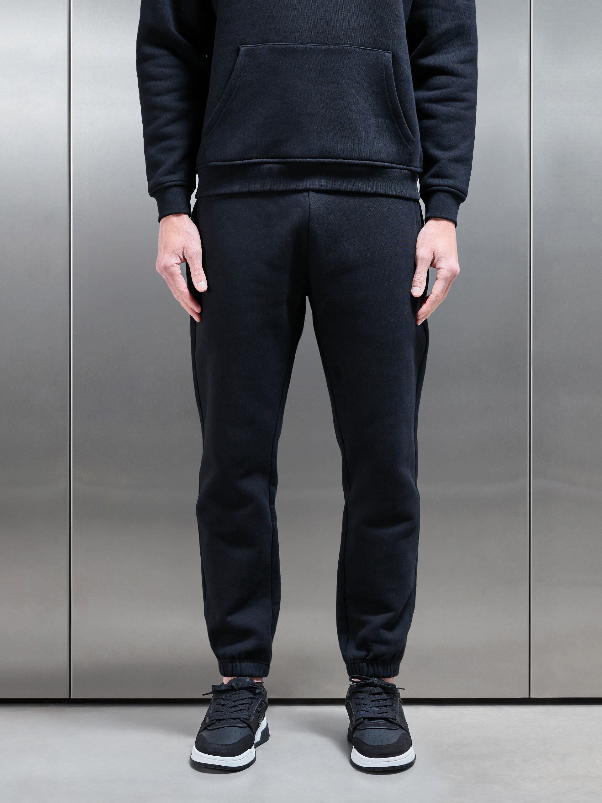 Relaxed Fit Jogger in Black
