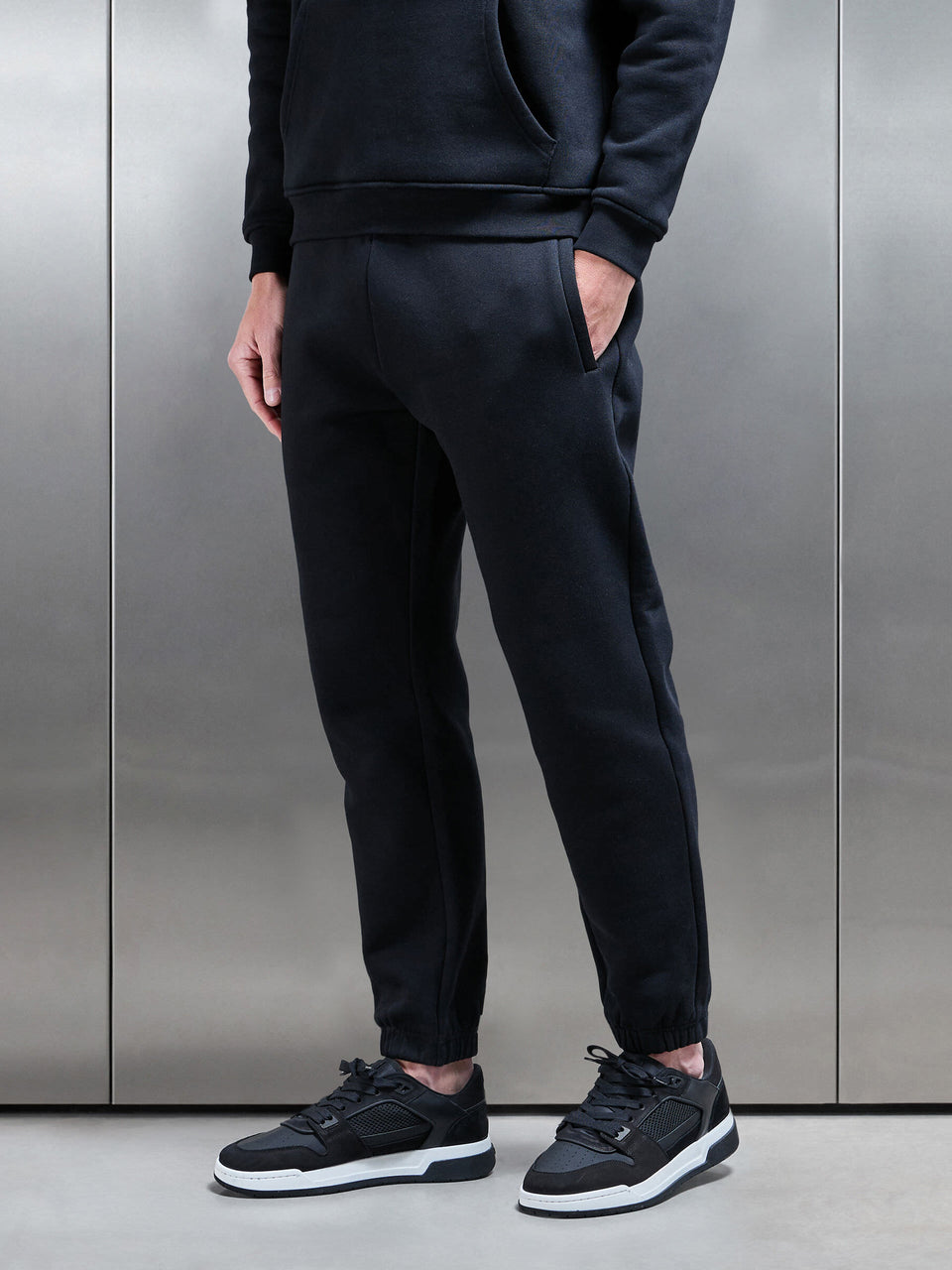 Relaxed Fit Jogger in Black