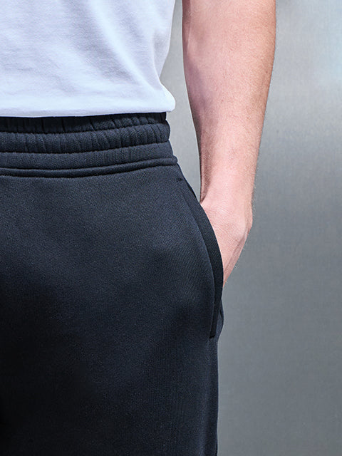 Relaxed Fit Jogger in Black