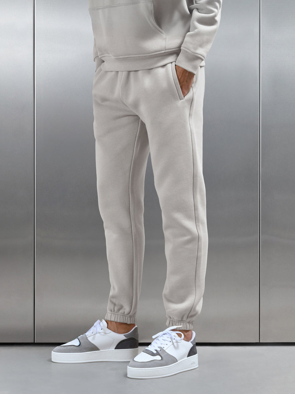 Relaxed Fit Jogger in Stone