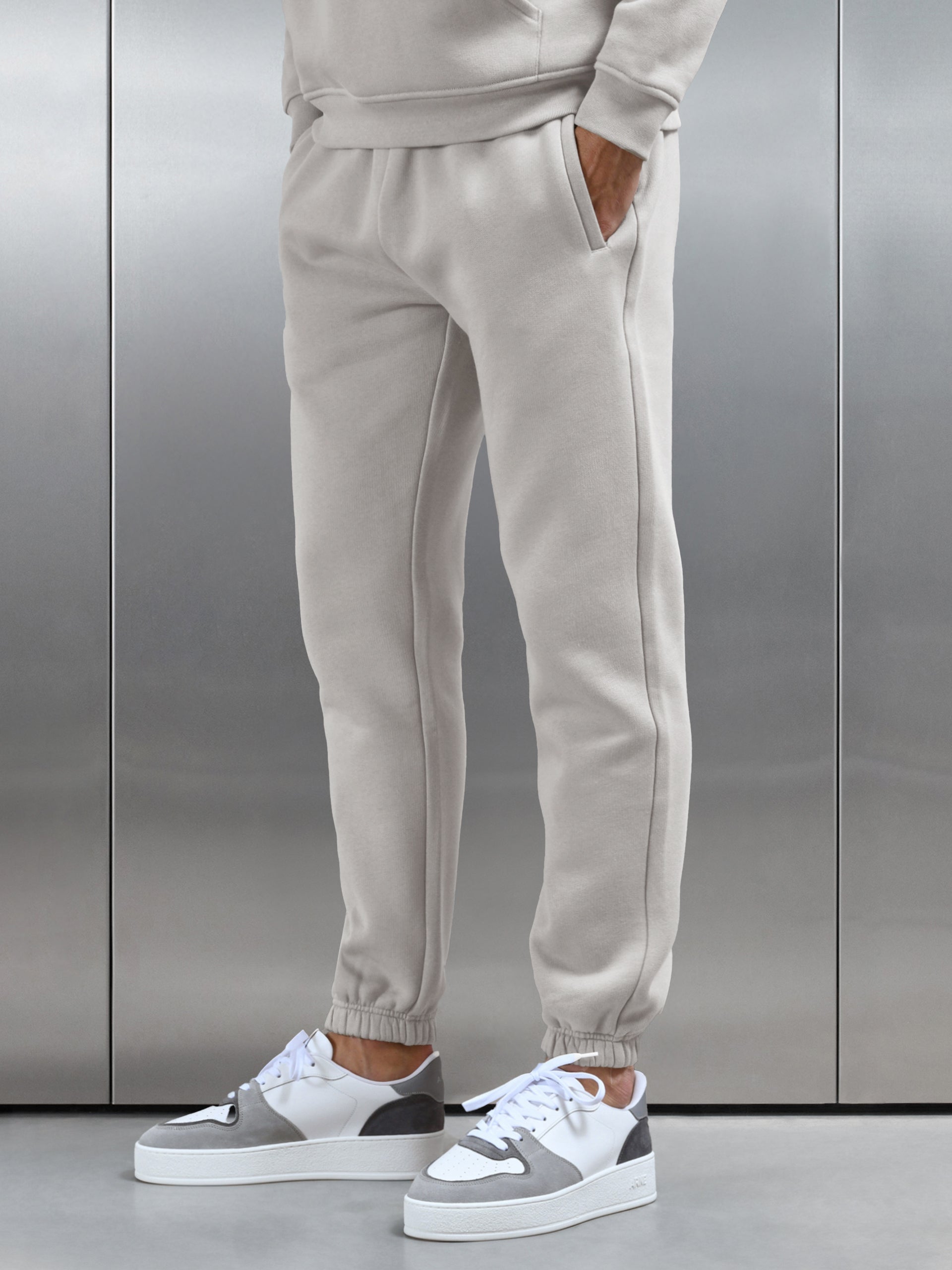 Relaxed Fit Jogger in Stone