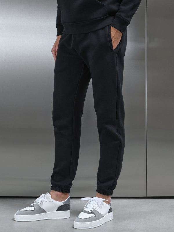 Relaxed Fit Jogger in Black