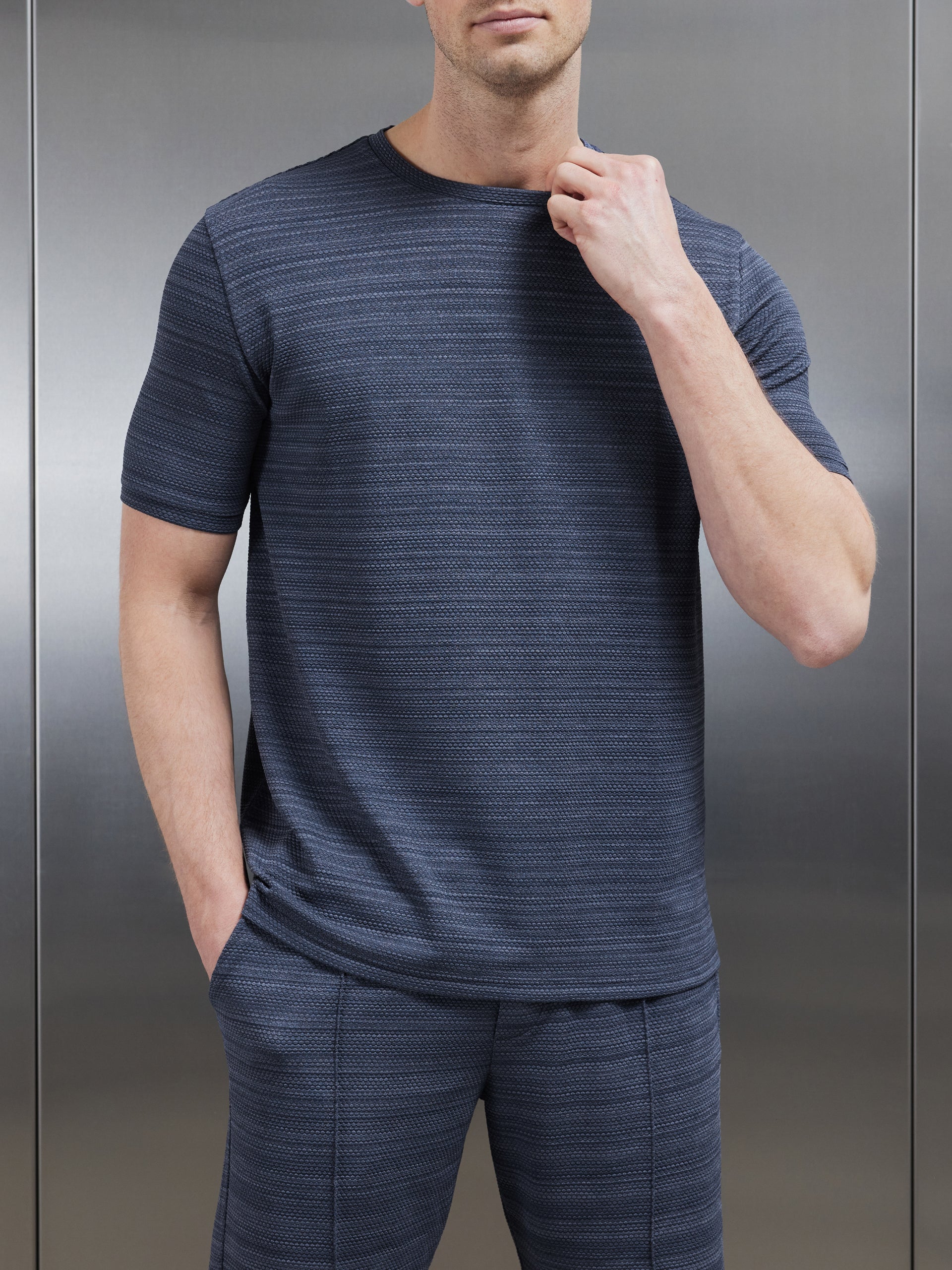 Sacra T-Shirt in Navy