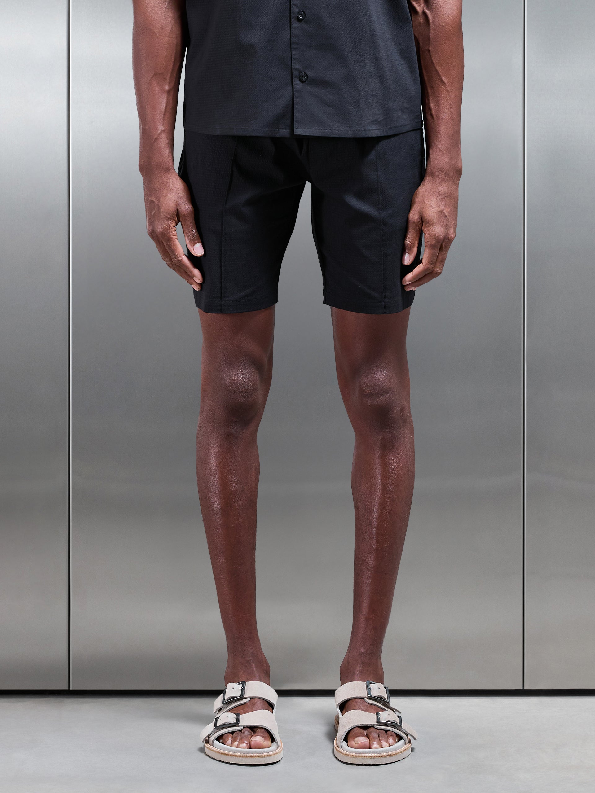 Seersucker Short in Black