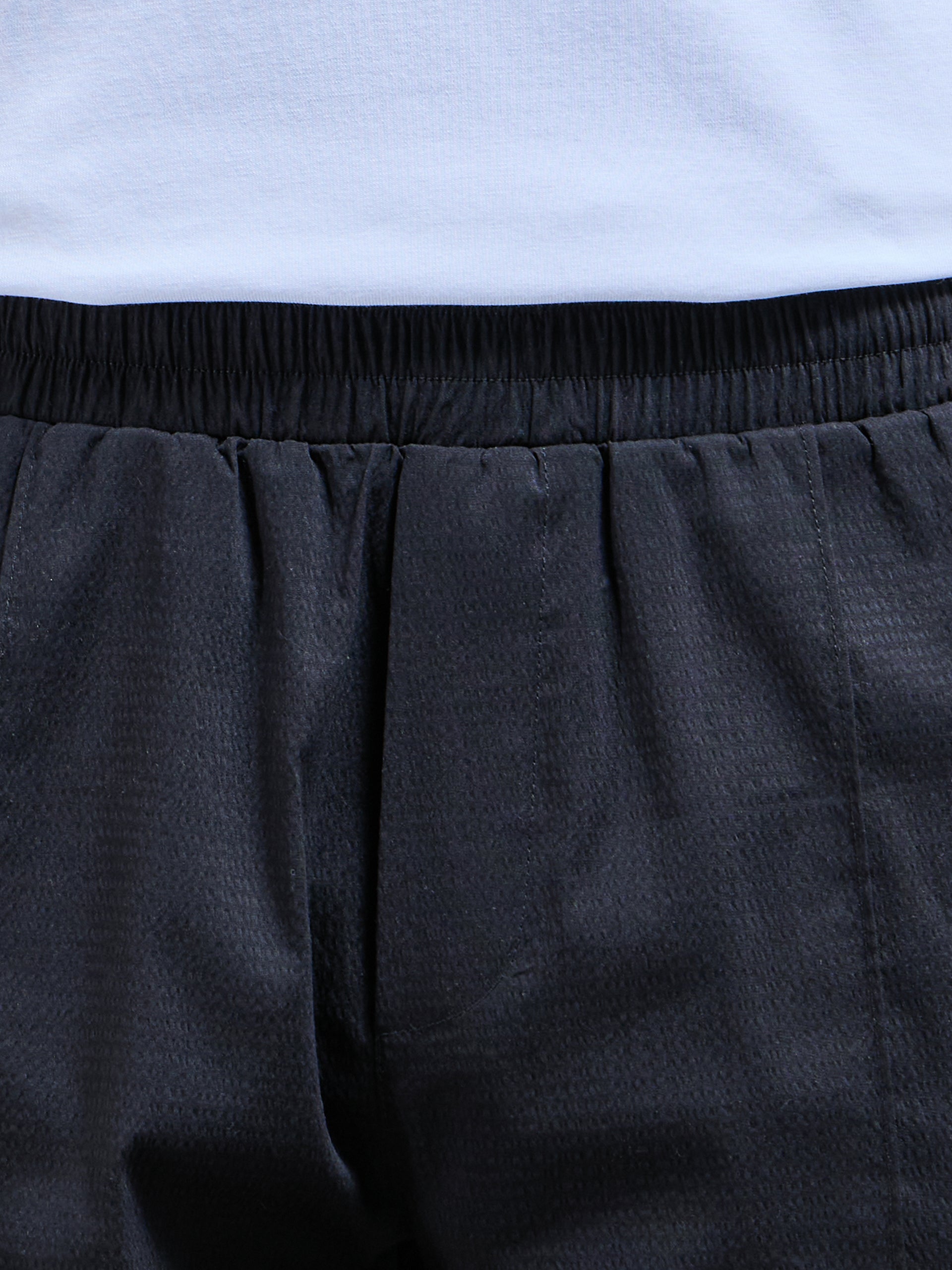 Seersucker Short in Black