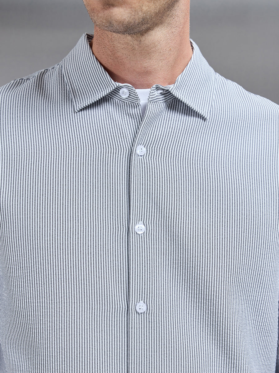 Seersucker Long Sleeve Cutaway Collar Shirt in Black