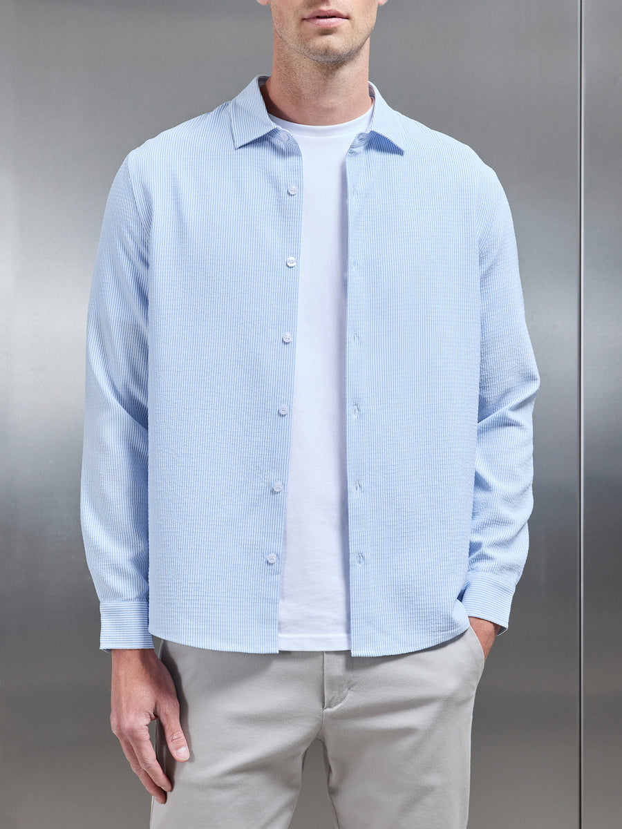 Seersucker Long Sleeve Cutaway Collar Shirt in Light Blue