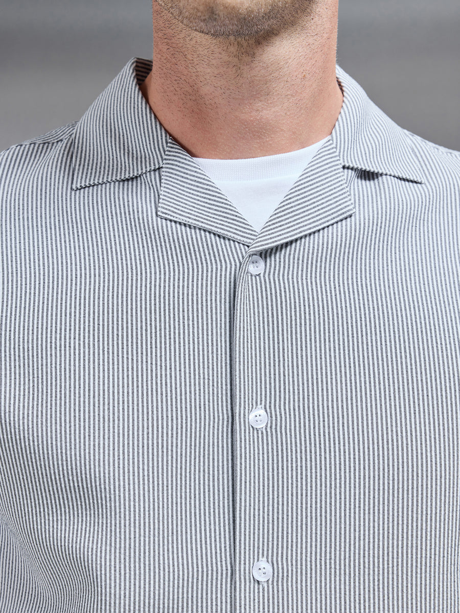 Seersucker Short Sleeve Revere Collar Shirt in Black